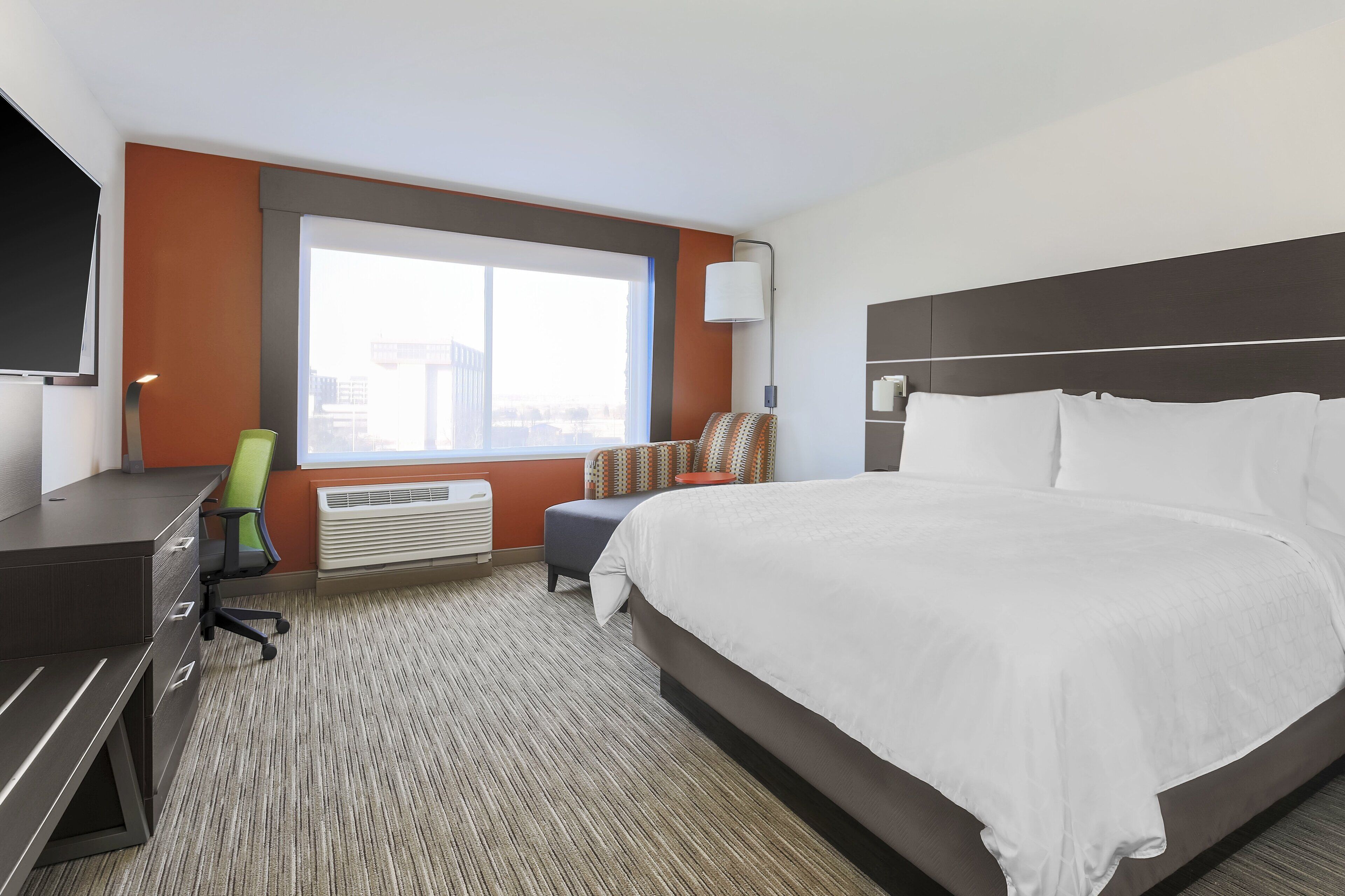 Holiday Inn Express & Suites Chicago O'Hare Airport