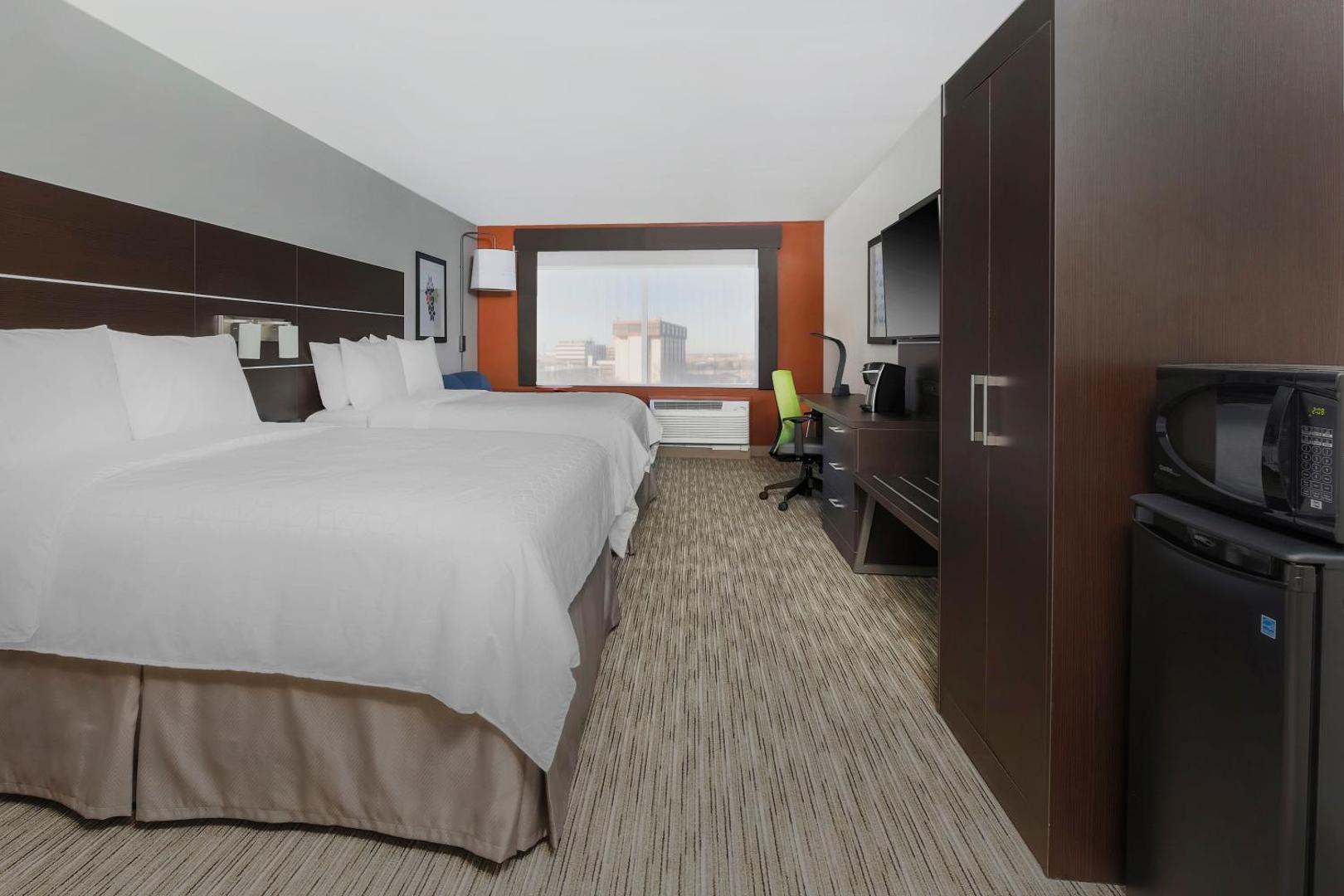 Holiday Inn Express & Suites Chicago O'Hare Airport