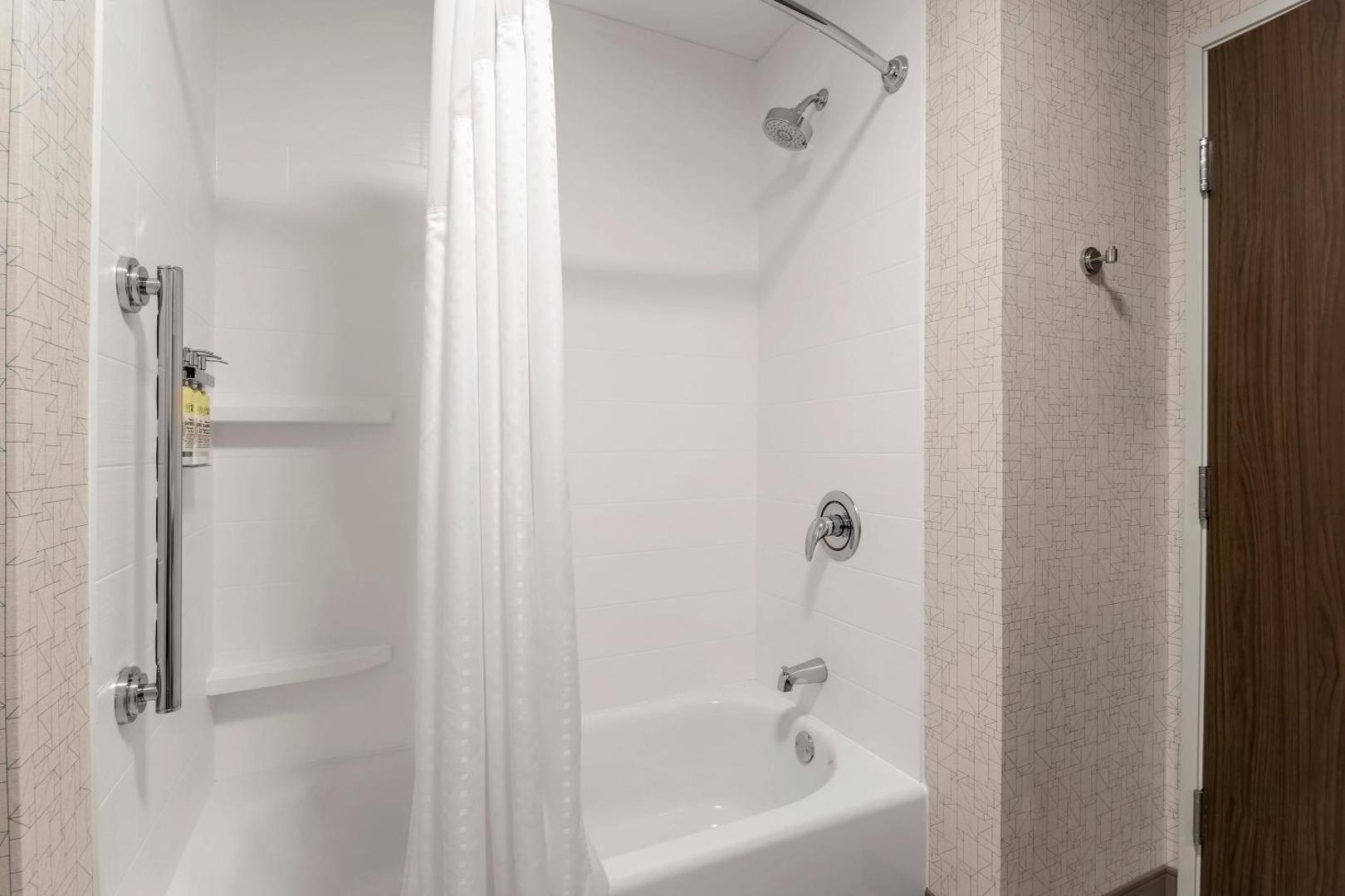 Holiday Inn Express & Suites Chicago O'Hare Airport
