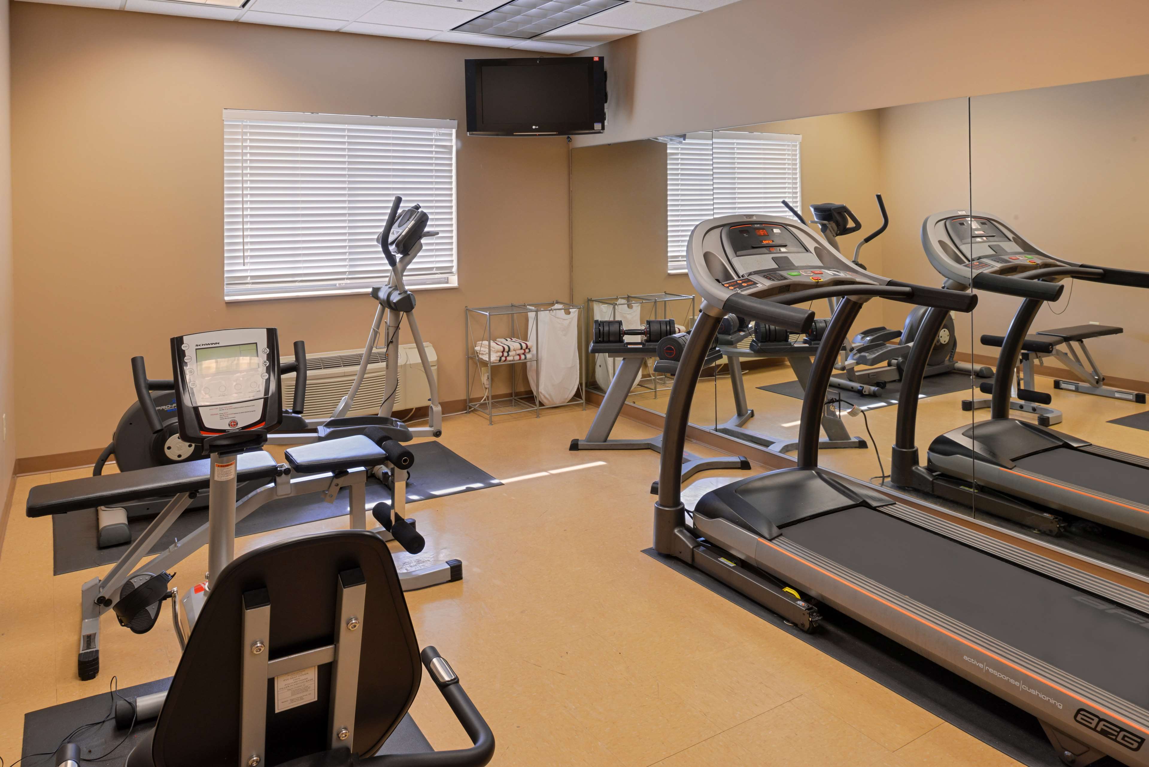 Country Hearth Inn & Suites - Edwardsville / St. Louis
