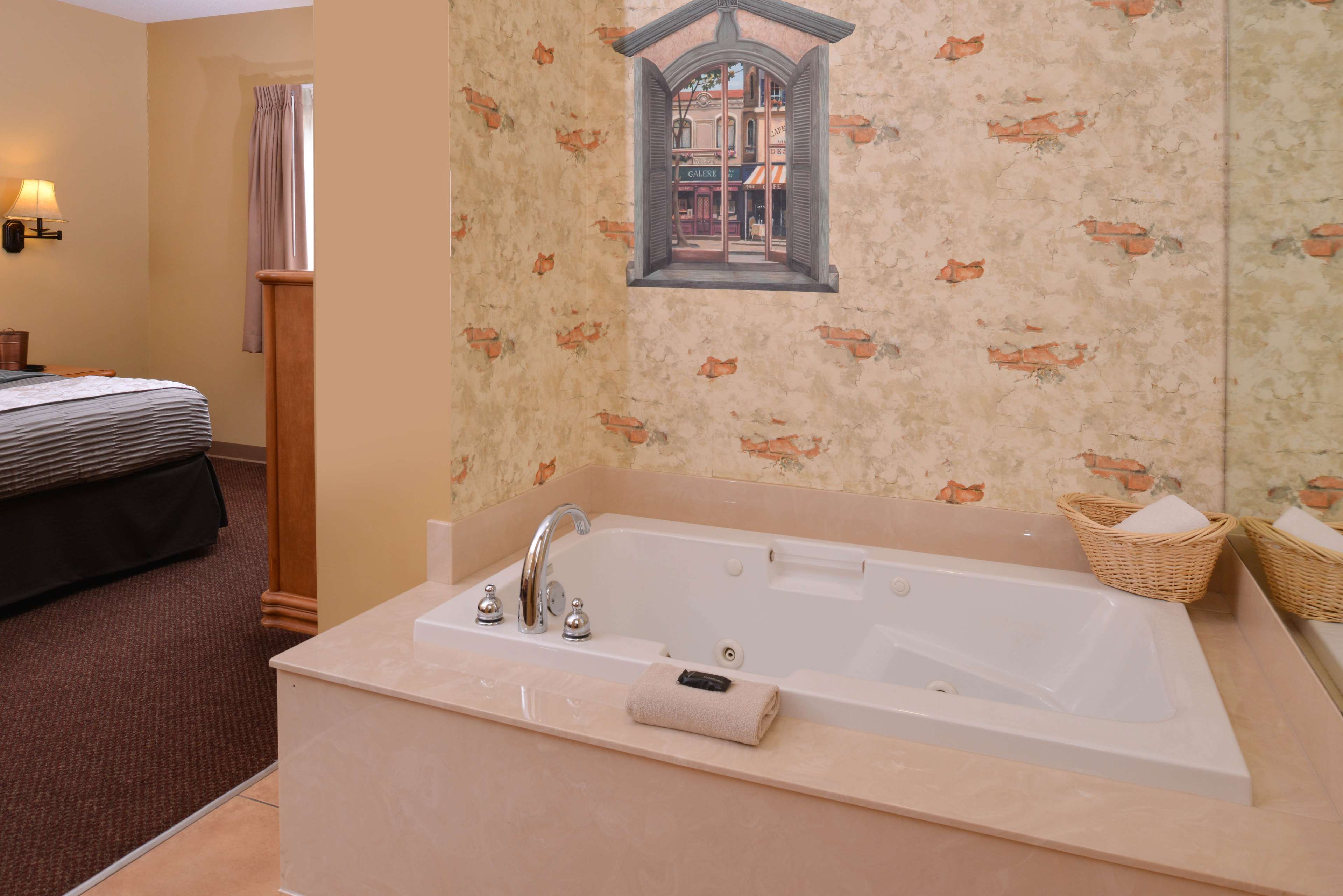 Country Hearth Inn & Suites - Edwardsville / St. Louis