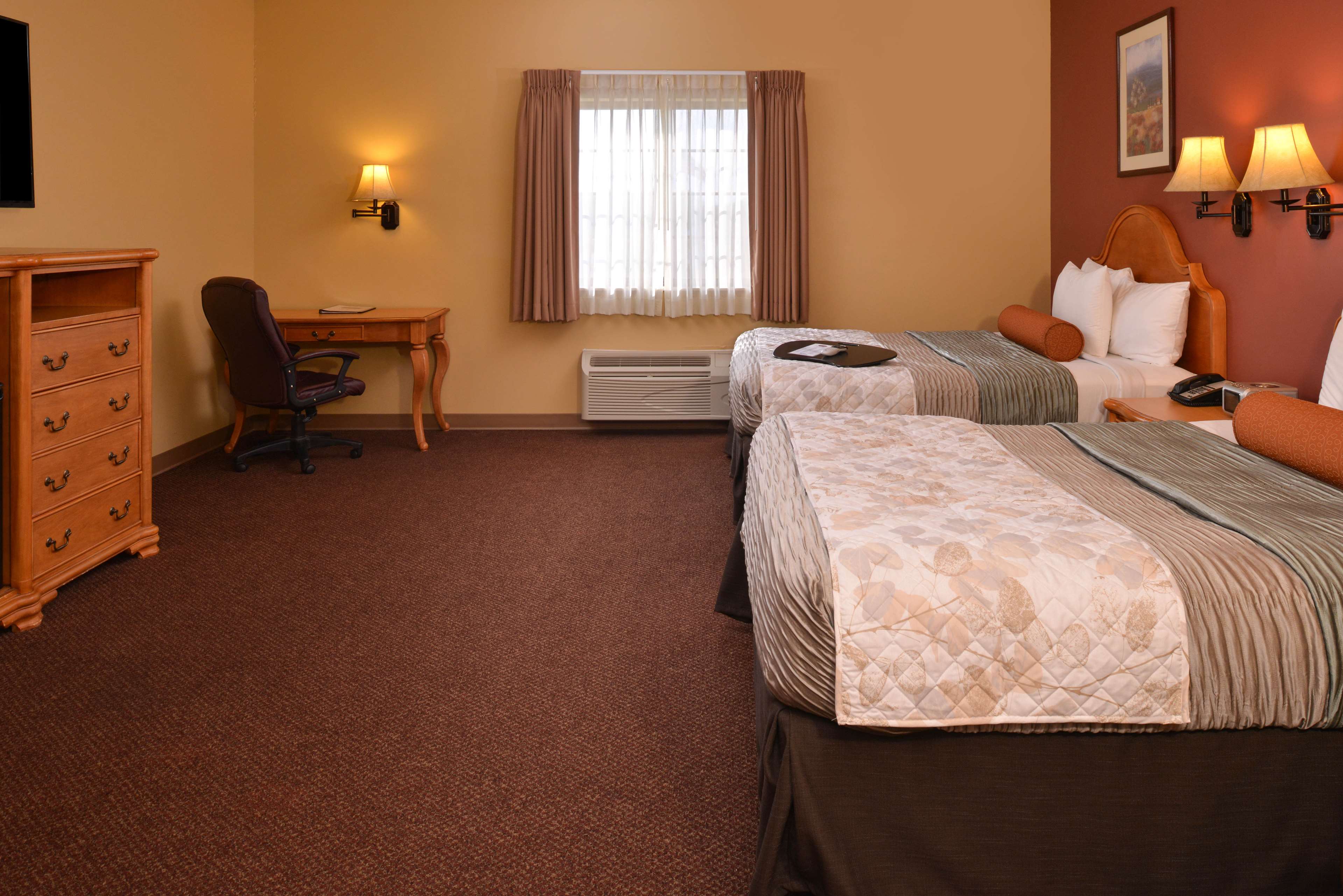 Country Hearth Inn & Suites - Edwardsville / St. Louis