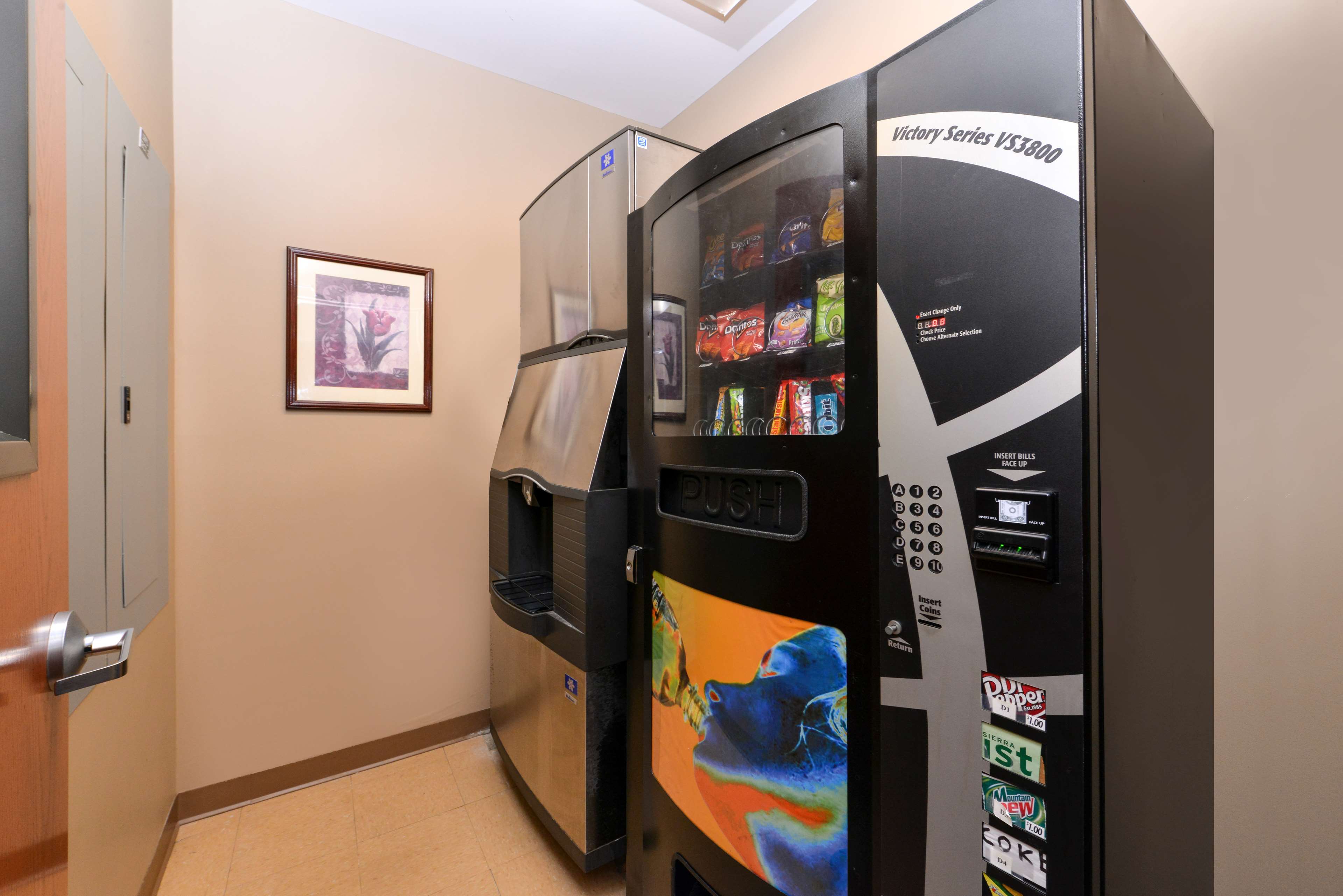 Country Hearth Inn & Suites - Edwardsville / St. Louis