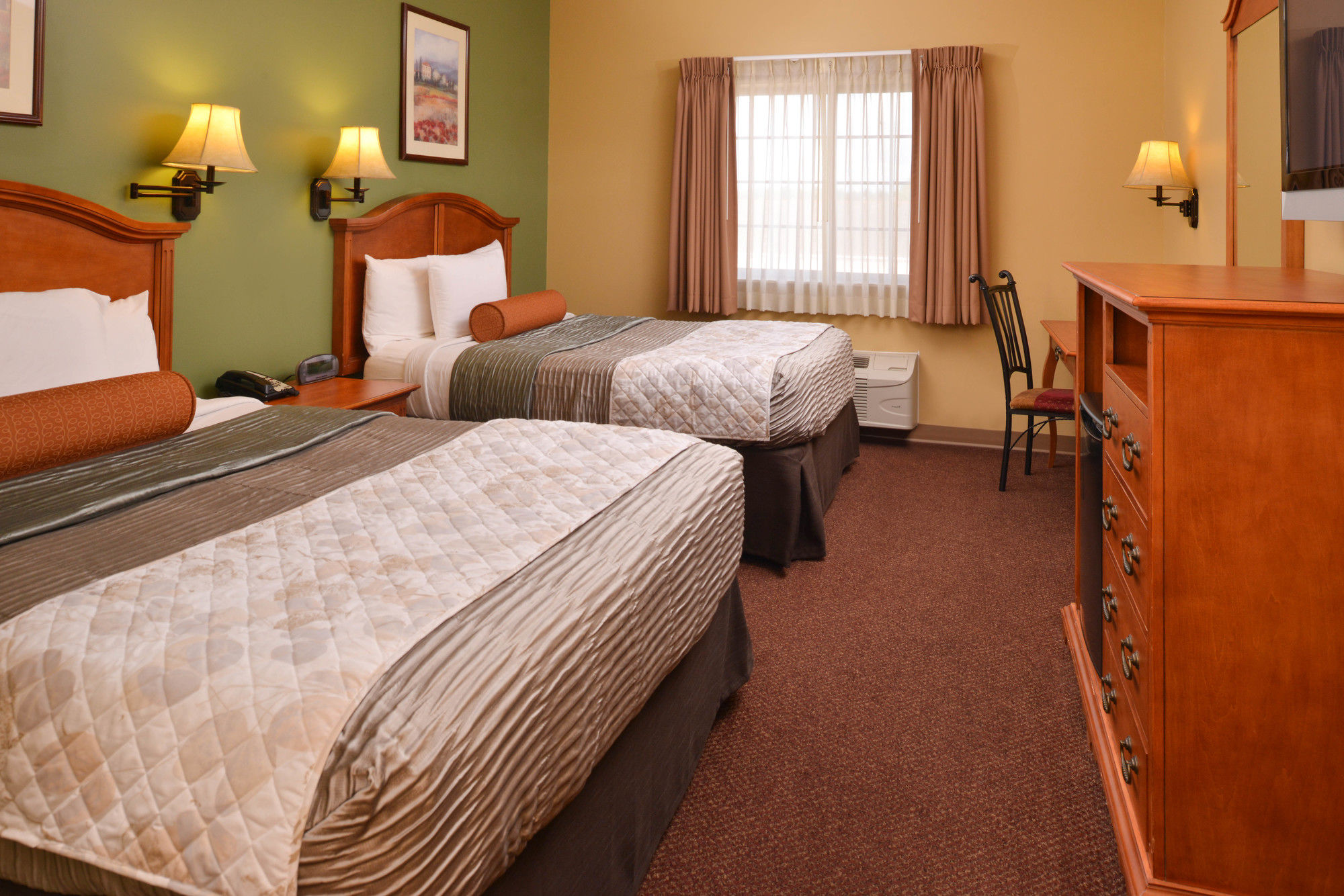 Country Hearth Inn & Suites - Edwardsville / St. Louis