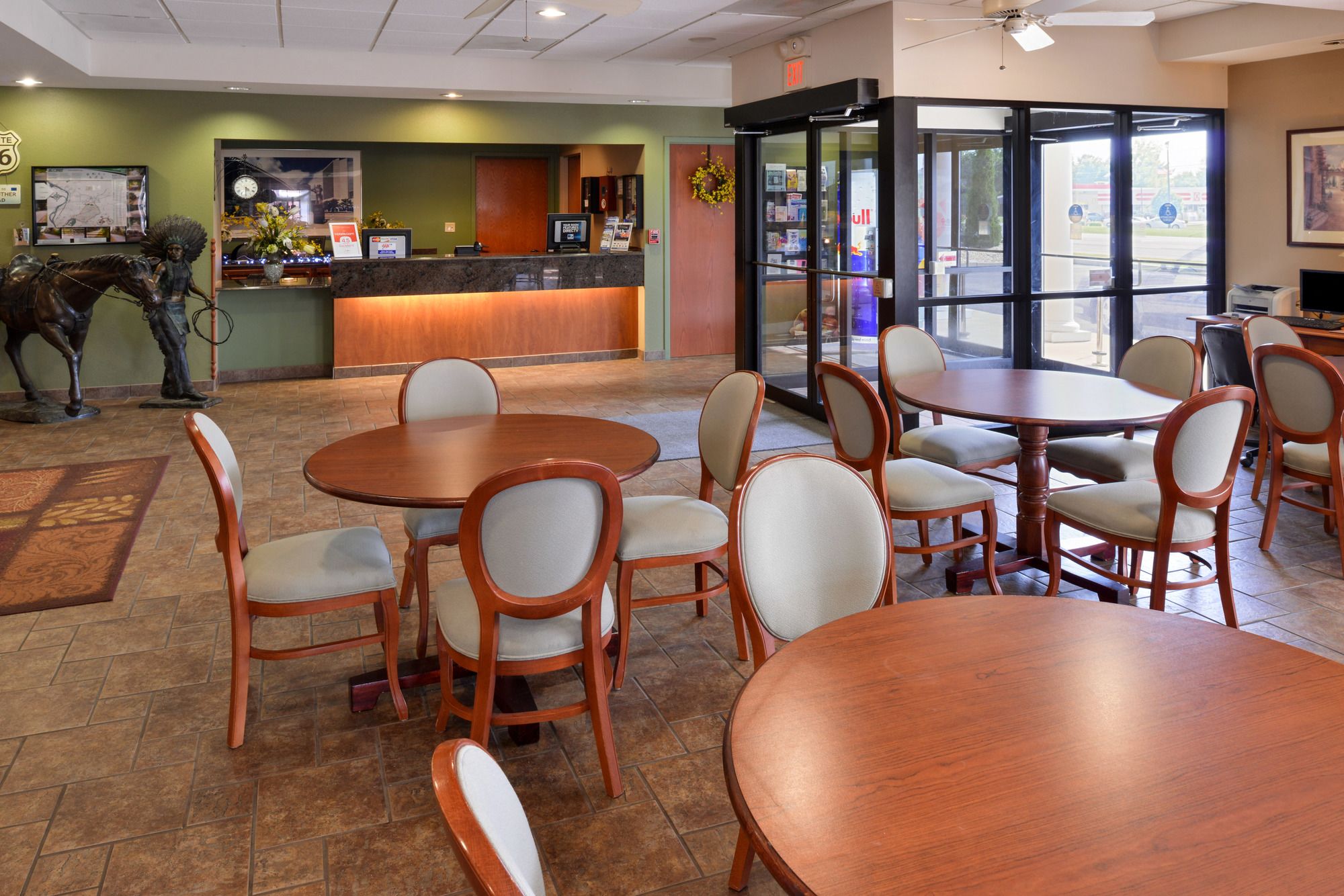 Country Hearth Inn & Suites - Edwardsville / St. Louis
