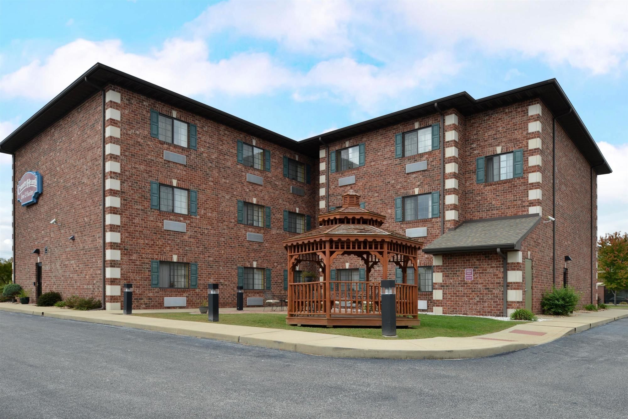 Country Hearth Inn & Suites - Edwardsville / St. Louis
