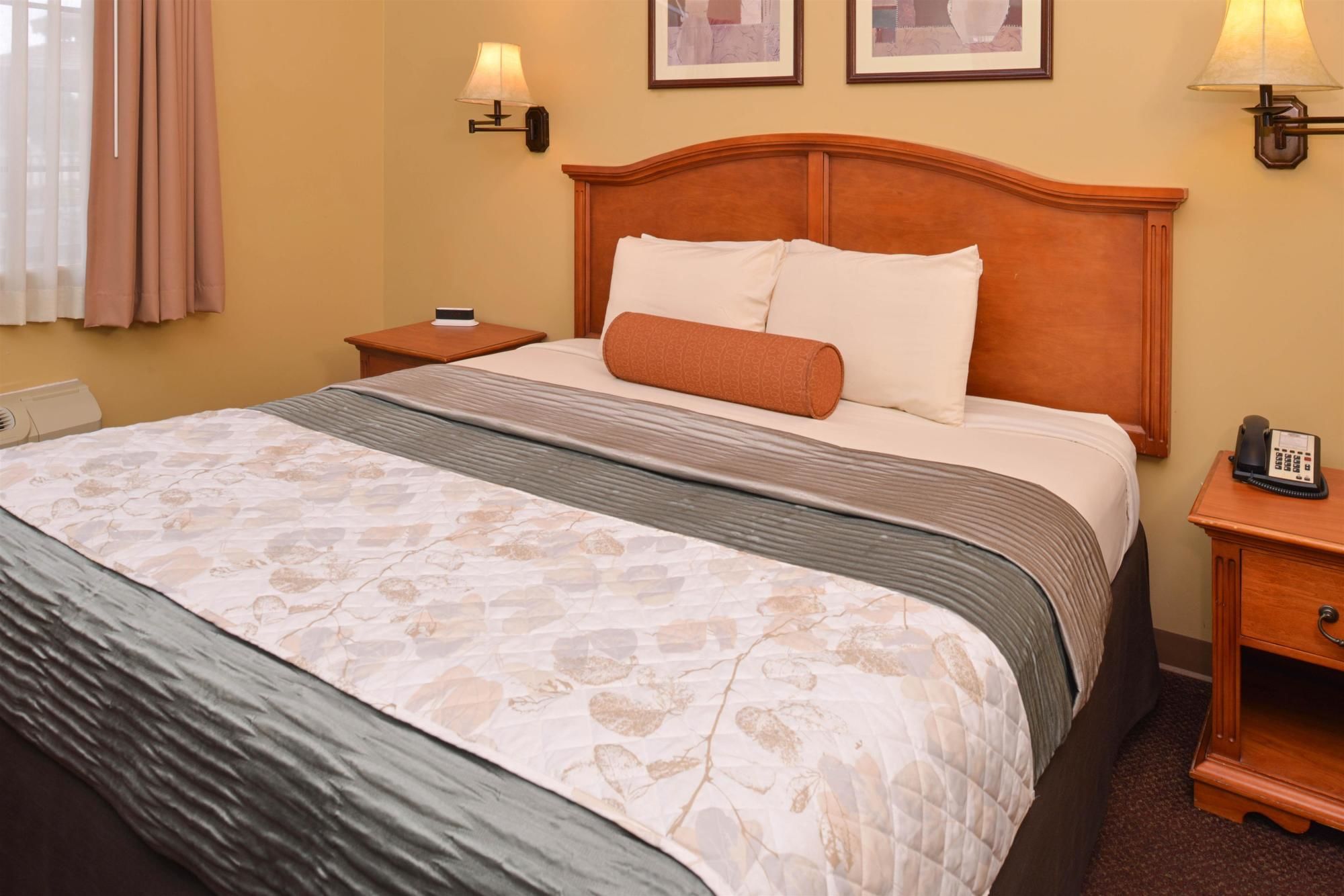 Country Hearth Inn & Suites - Edwardsville / St. Louis
