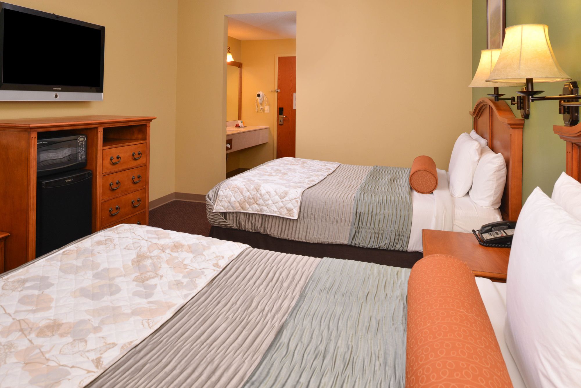 Country Hearth Inn & Suites - Edwardsville / St. Louis