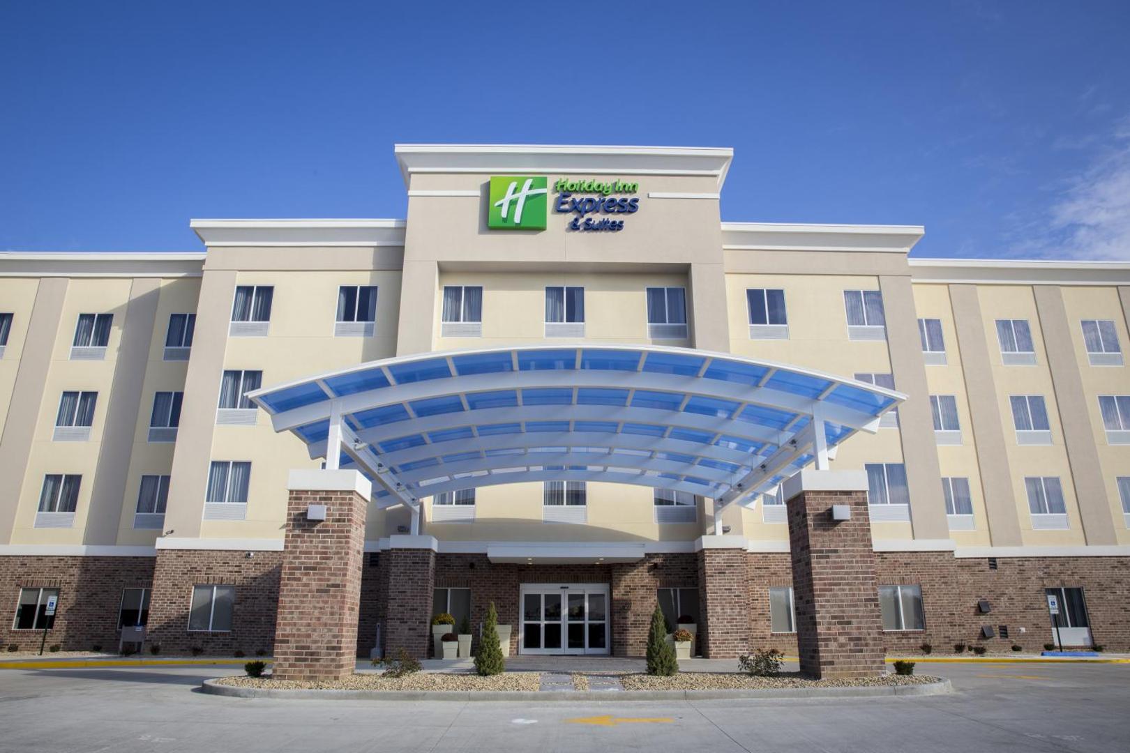 Holiday Inn Express & Suites Edwardsville