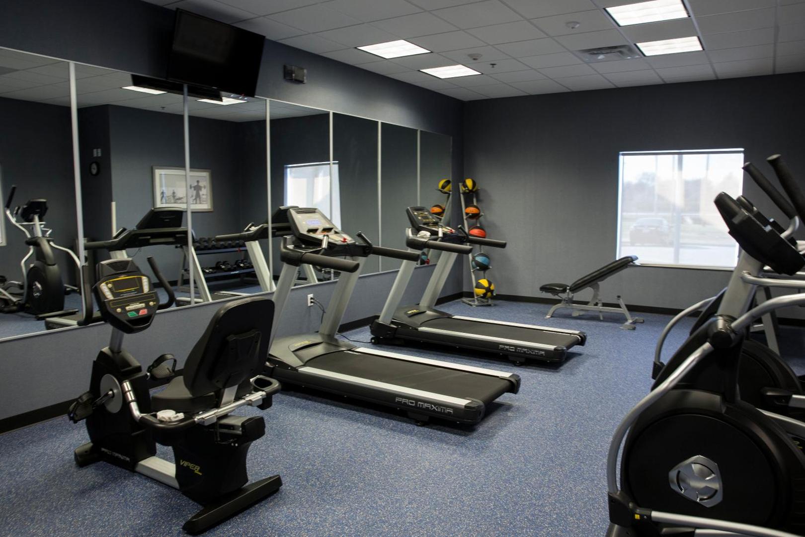 Holiday Inn Express & Suites Edwardsville