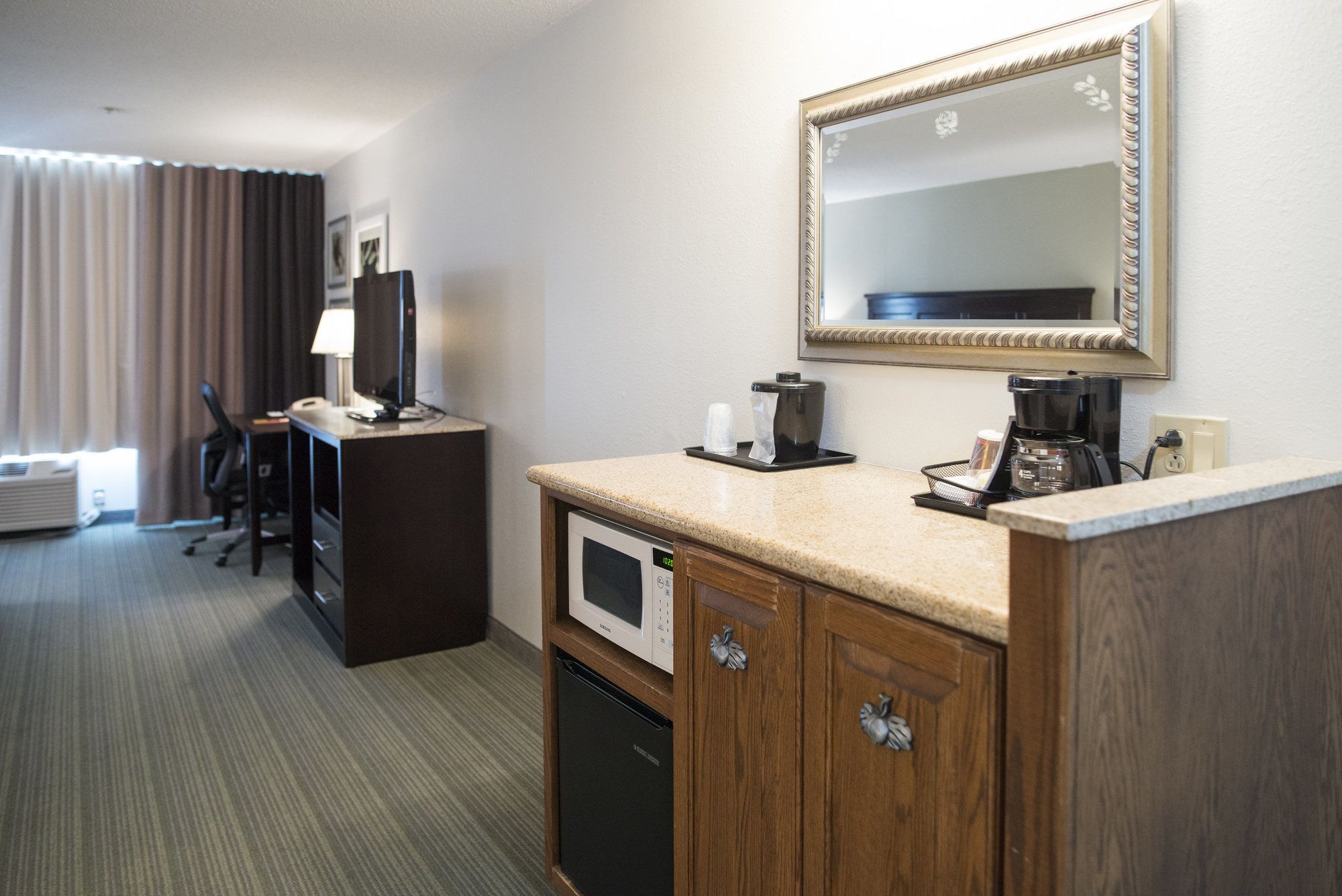 Country Inn & Suites by Radisson, Effingham, IL