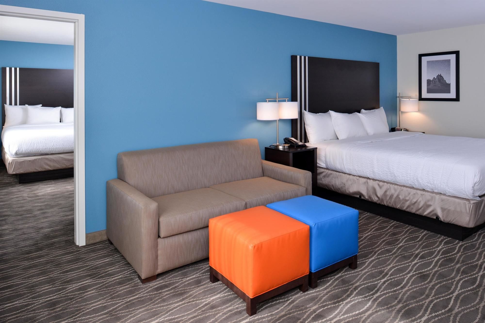 Holiday Inn Express & Suites Effingham