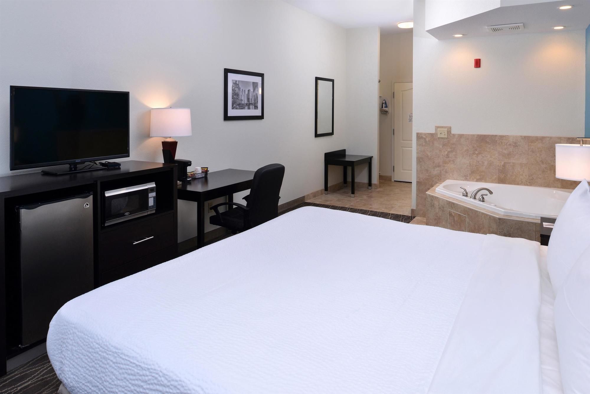 Holiday Inn Express & Suites Effingham