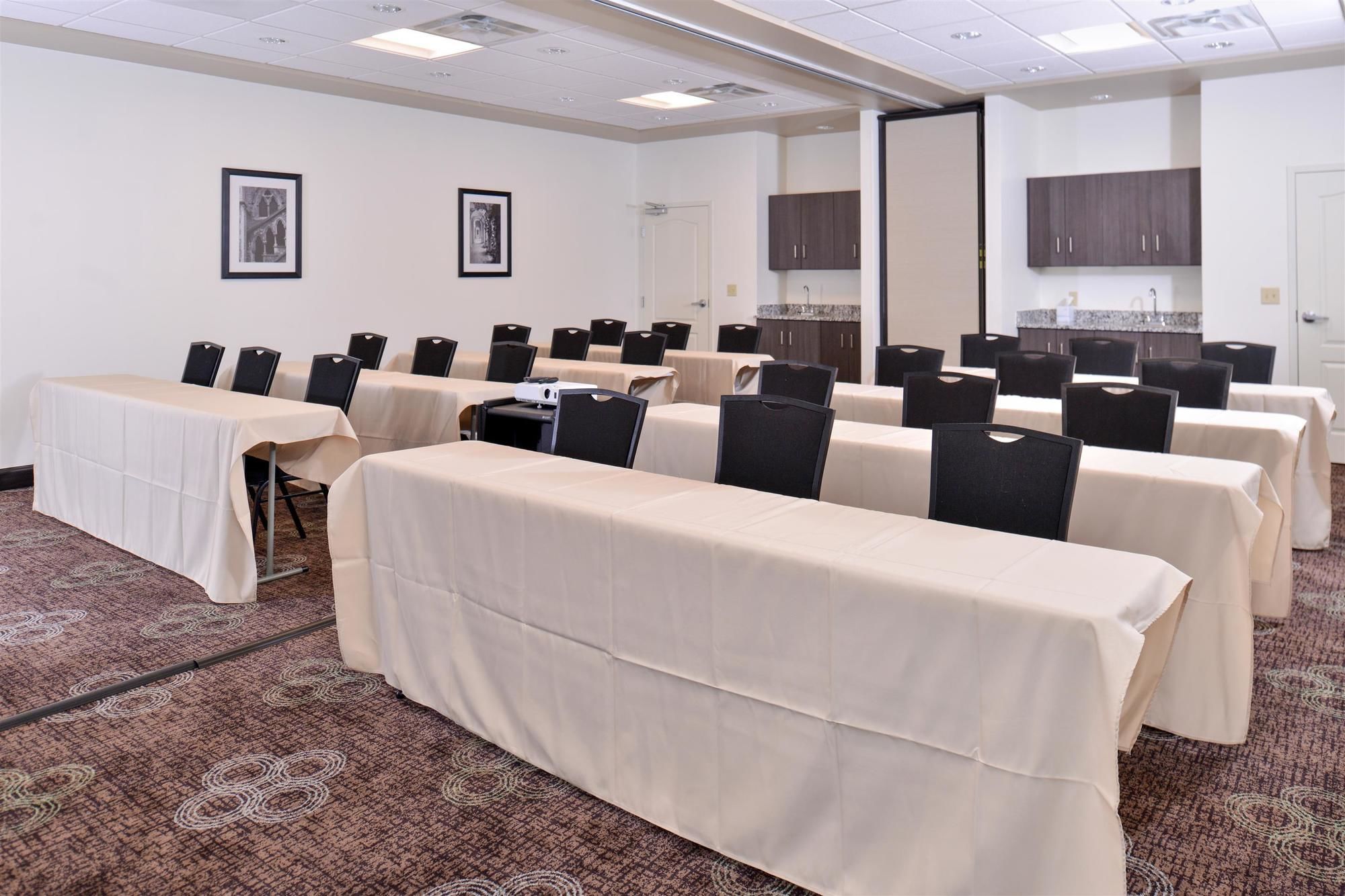 Holiday Inn Express & Suites Effingham