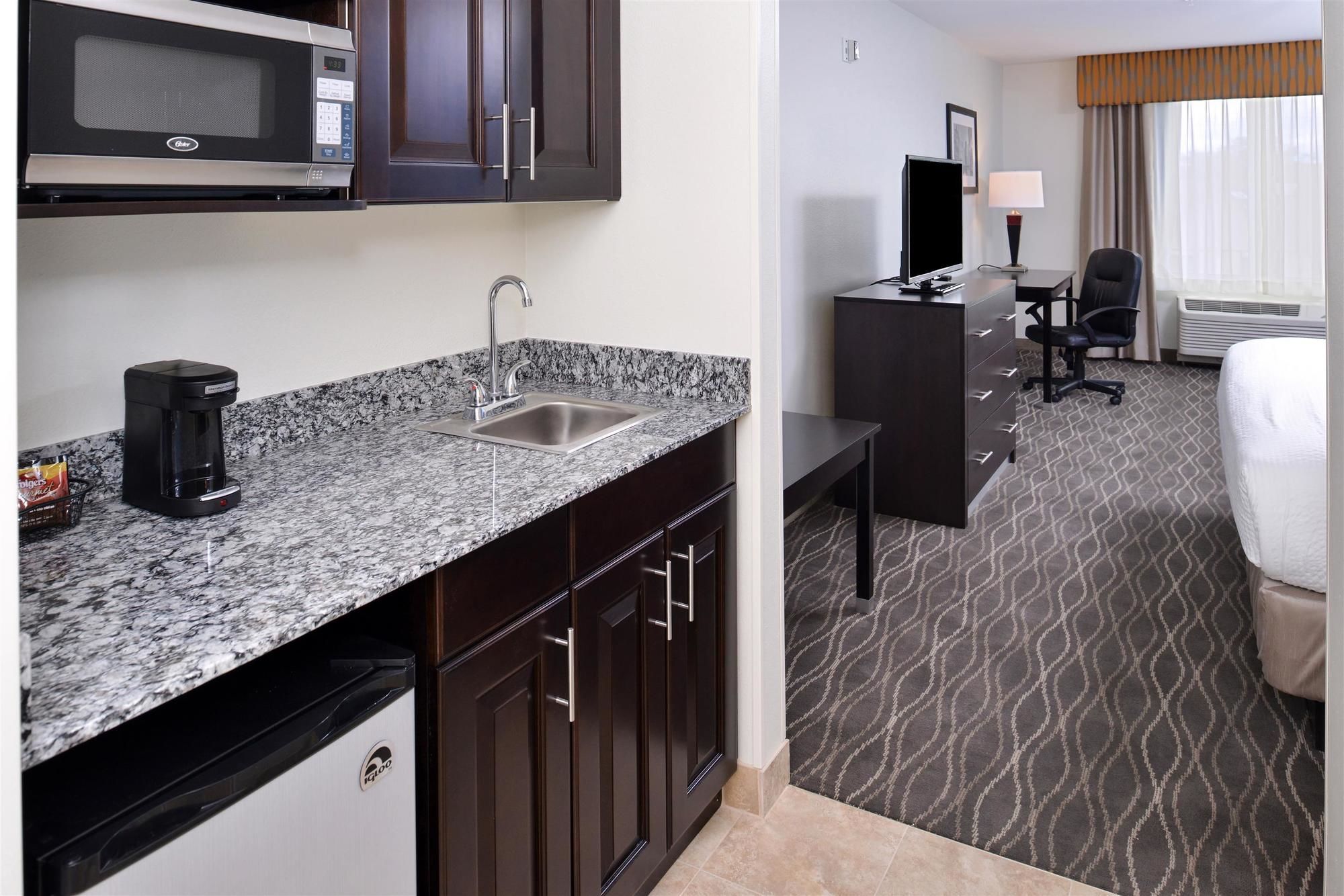 Holiday Inn Express & Suites Effingham