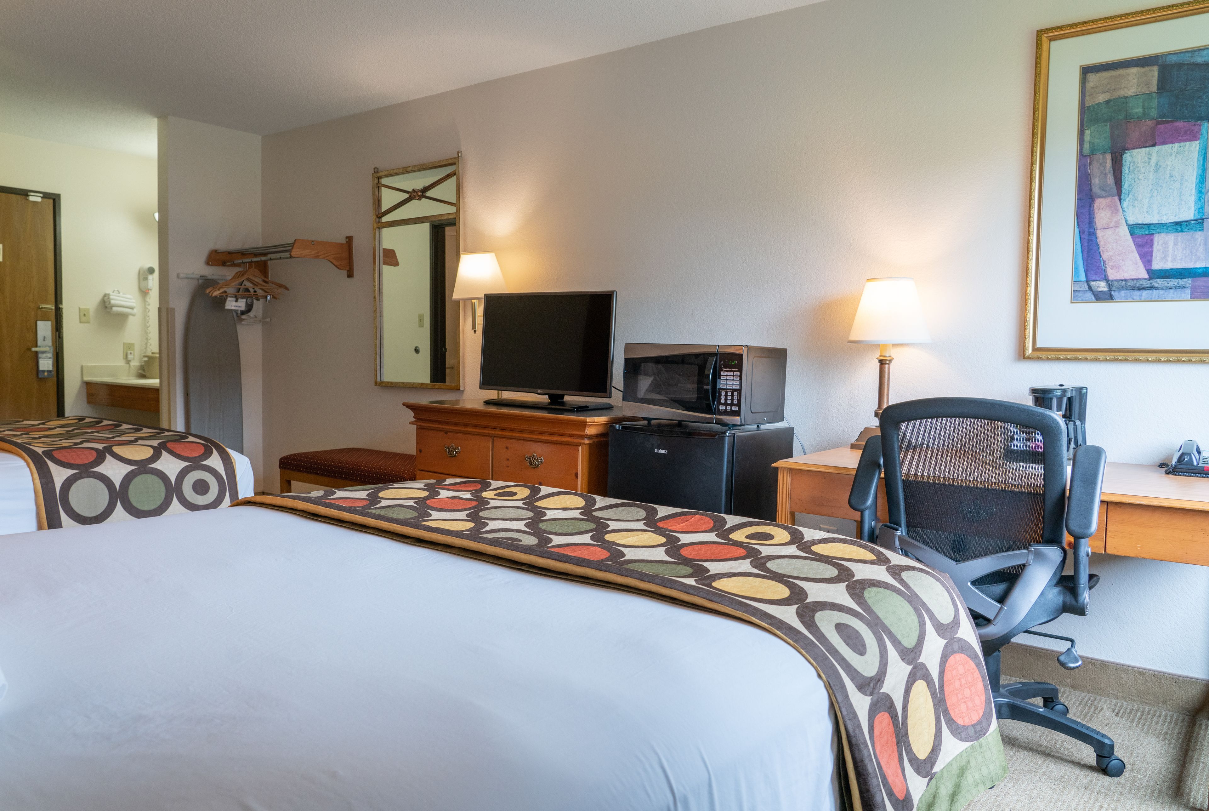 Super 8 by Wyndham Elgin