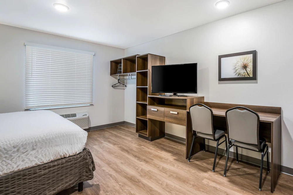 WoodSpring Suites Elgin - Chicago