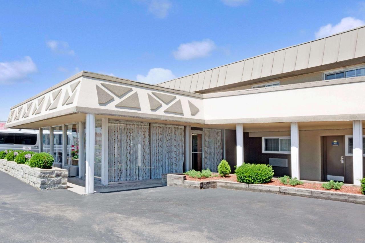 Days Inn Elk Grove Village/Chicago/OHare Airport West