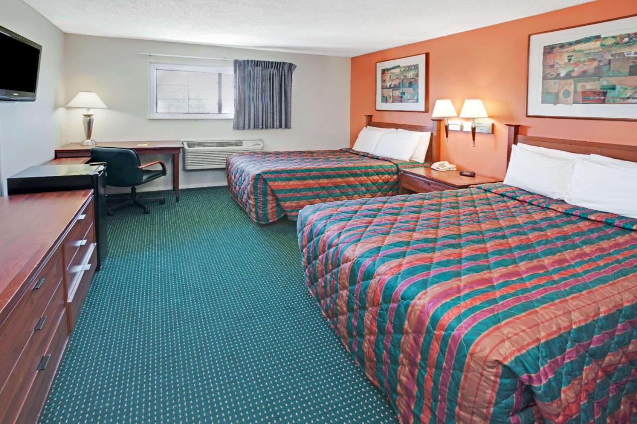 Days Inn Elk Grove Village/Chicago/OHare Airport West