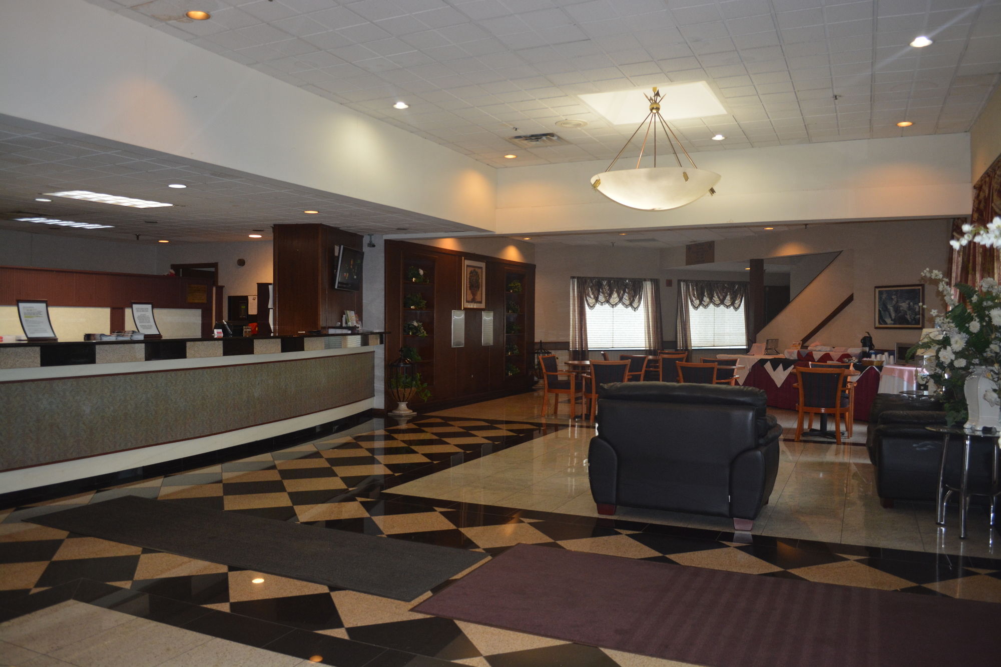 Elk Grove Hotel