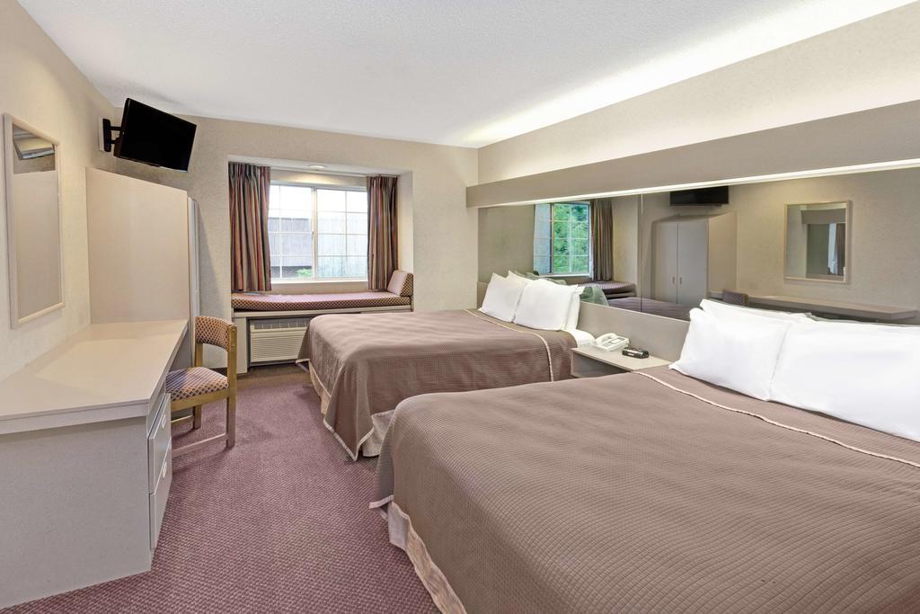 Red Lion Inn & Suites Elk Grove Village
