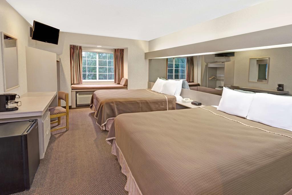 Red Lion Inn & Suites Elk Grove Village