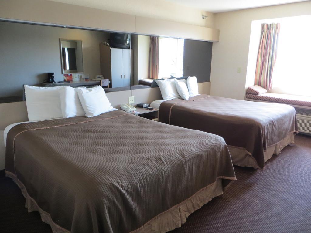 Red Lion Inn & Suites Elk Grove Village
