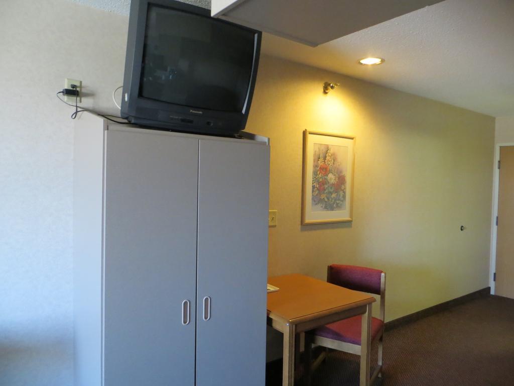 Red Lion Inn & Suites Elk Grove Village