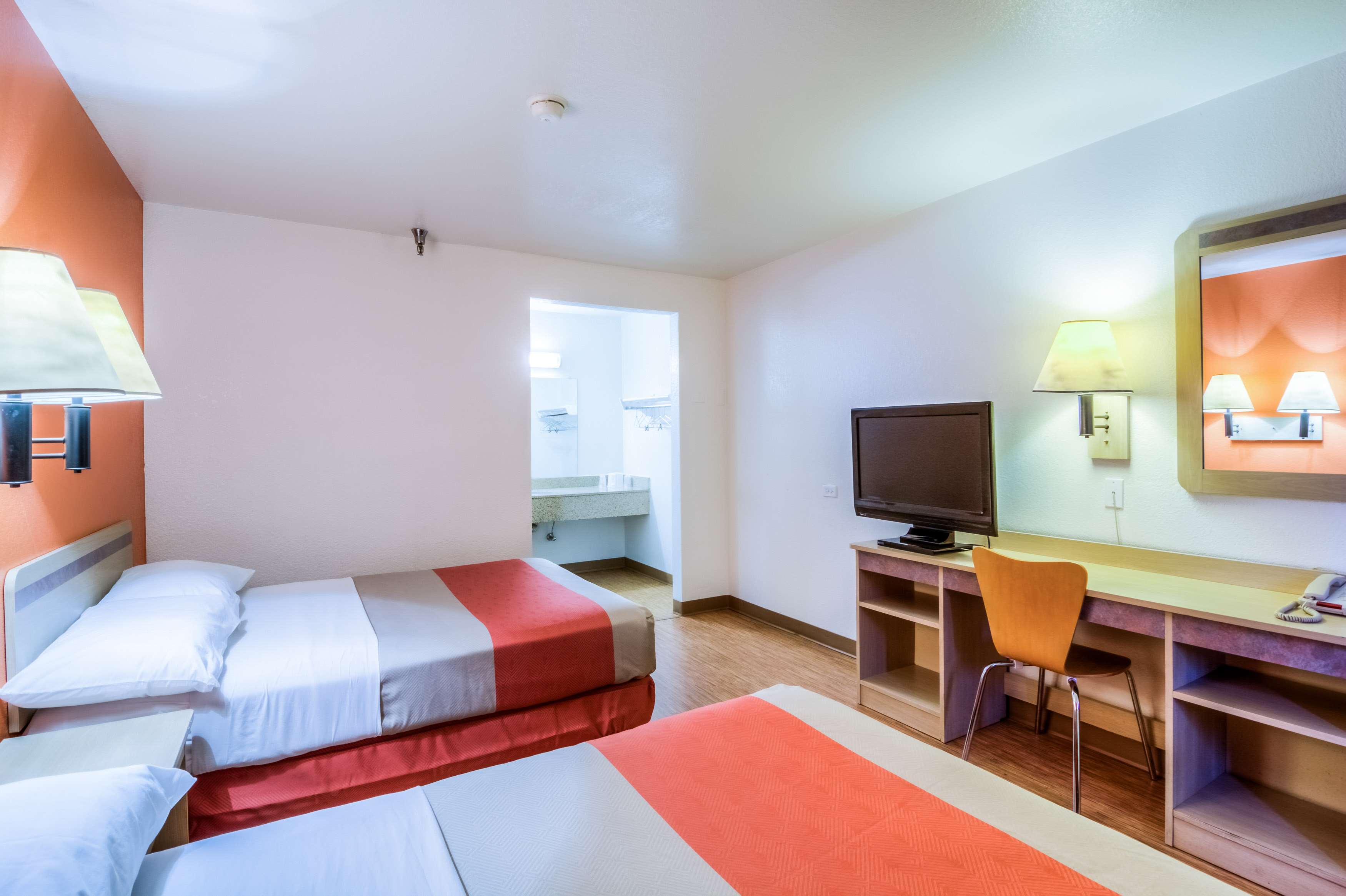 Motel 6 Chicago Elk Grove