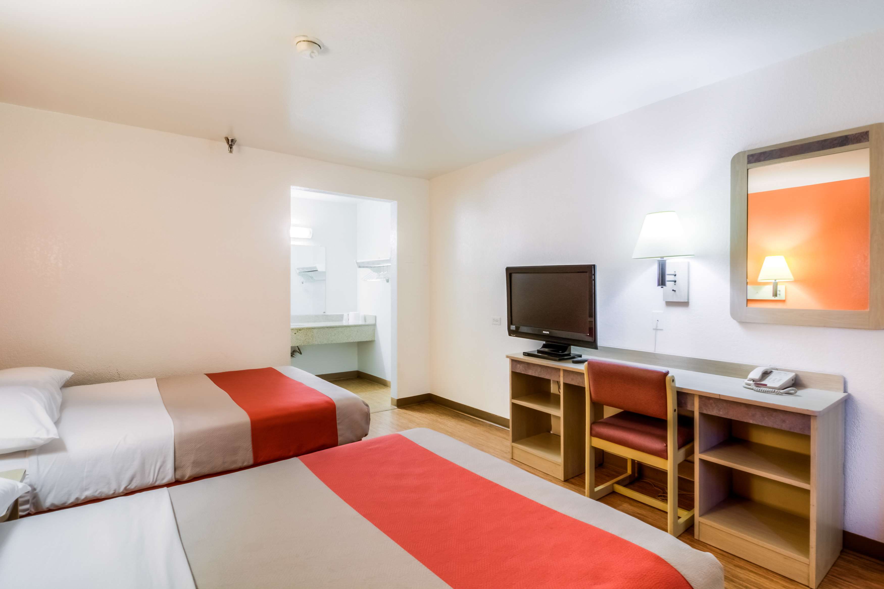 Motel 6 Chicago Elk Grove