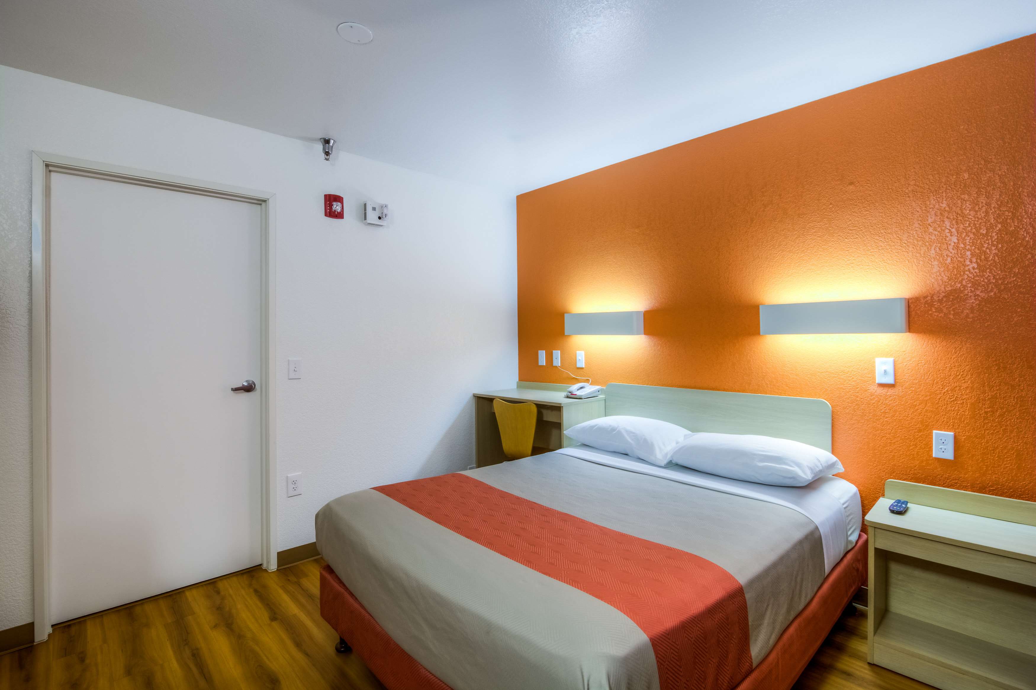 Motel 6 Chicago Elk Grove