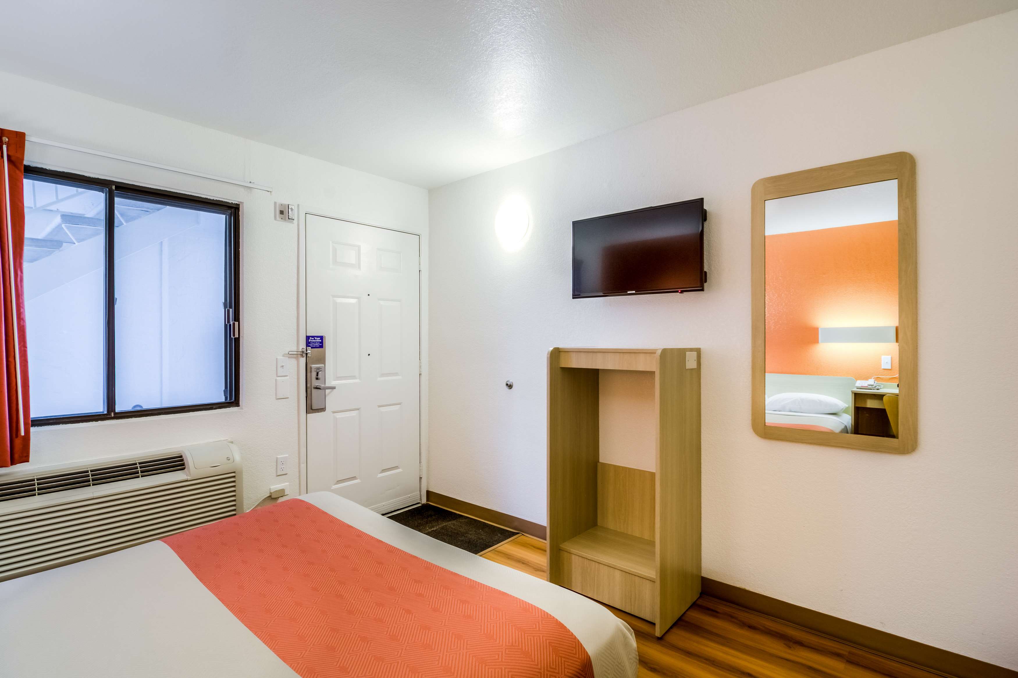 Motel 6 Chicago Elk Grove