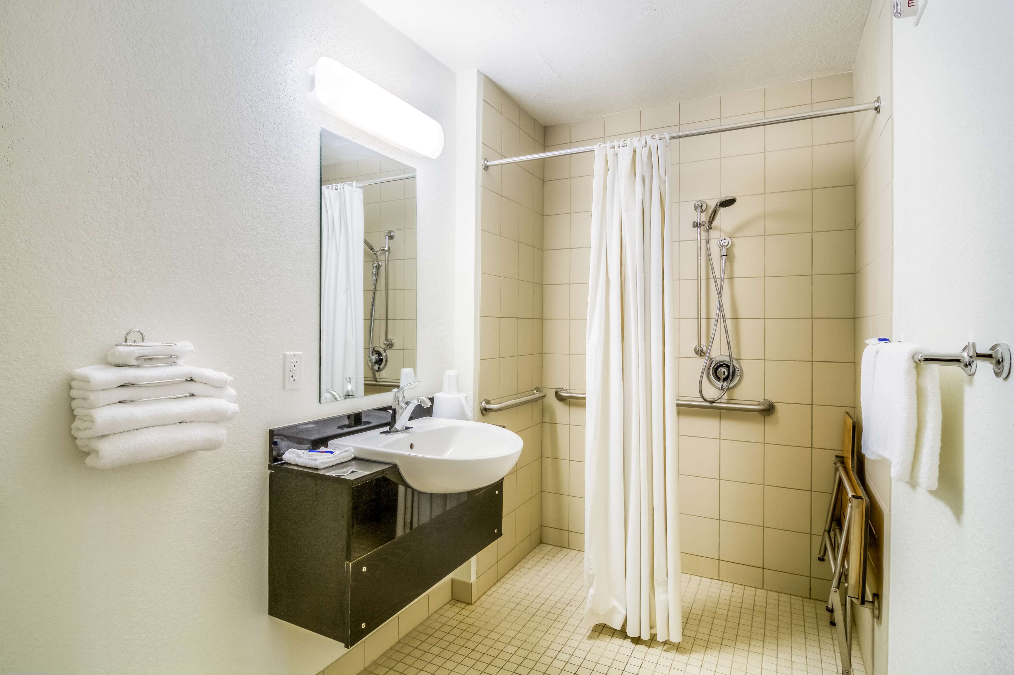 Motel 6 Chicago Elk Grove