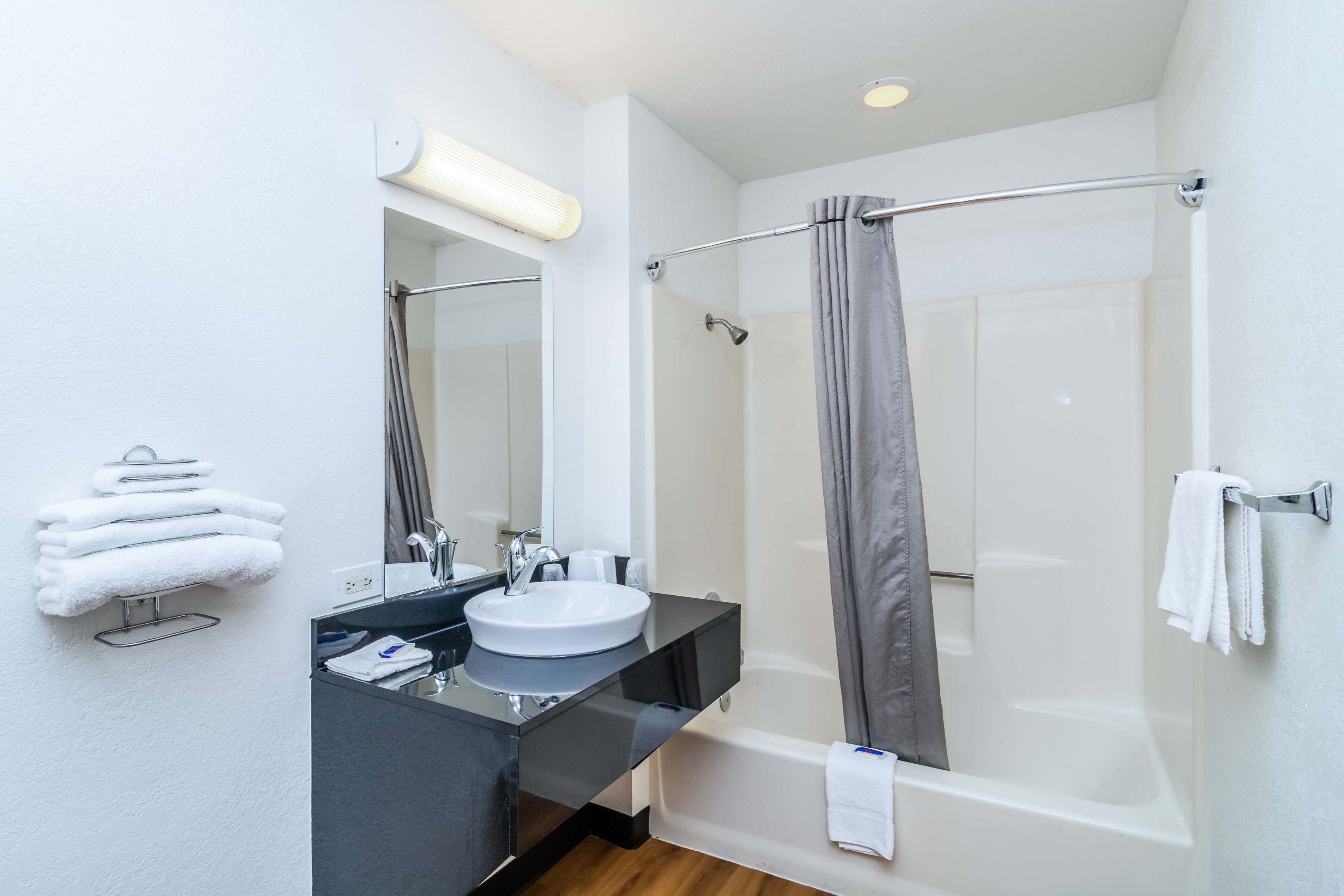 Motel 6 Chicago Elk Grove