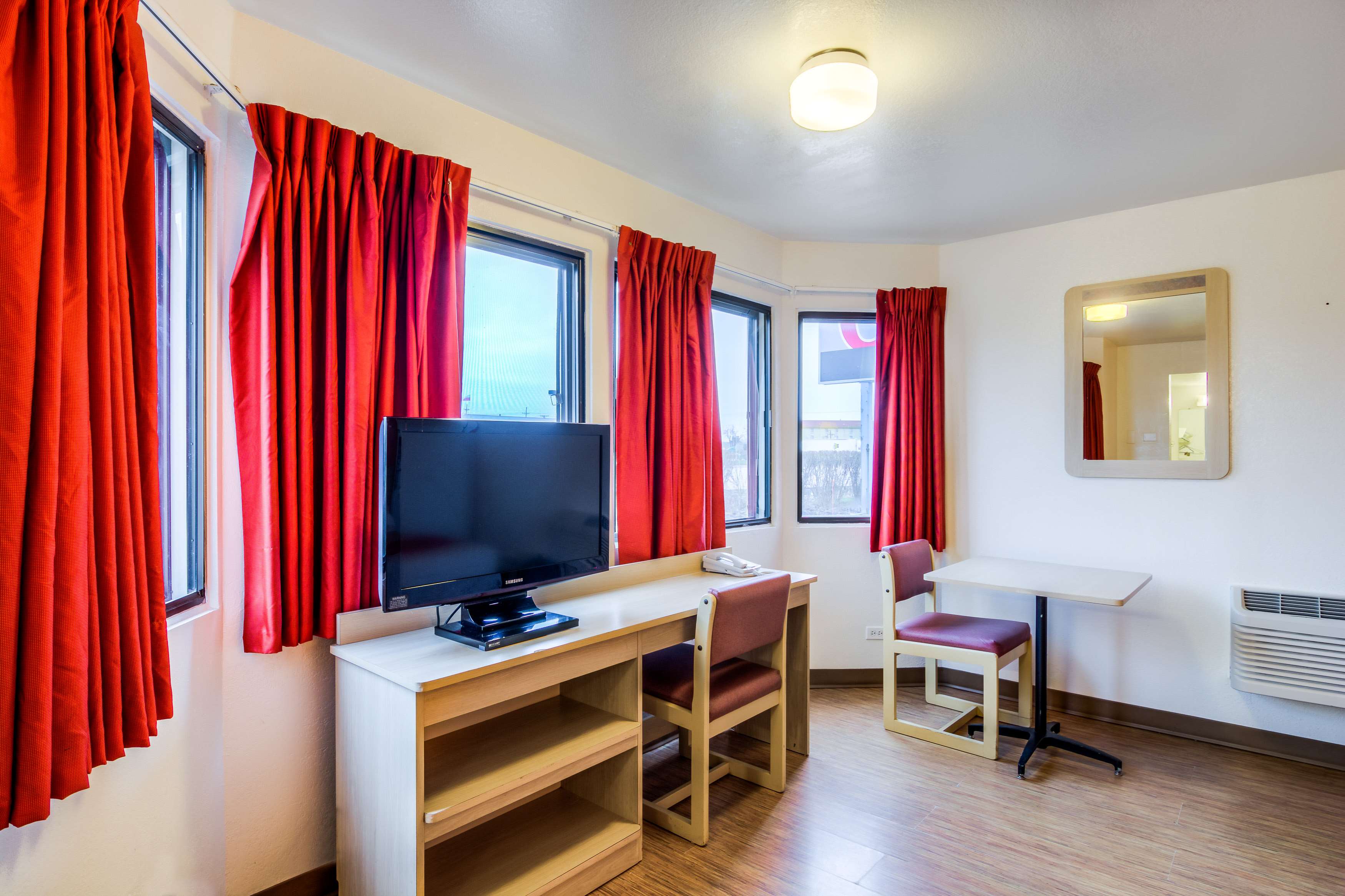 Motel 6 Chicago Elk Grove