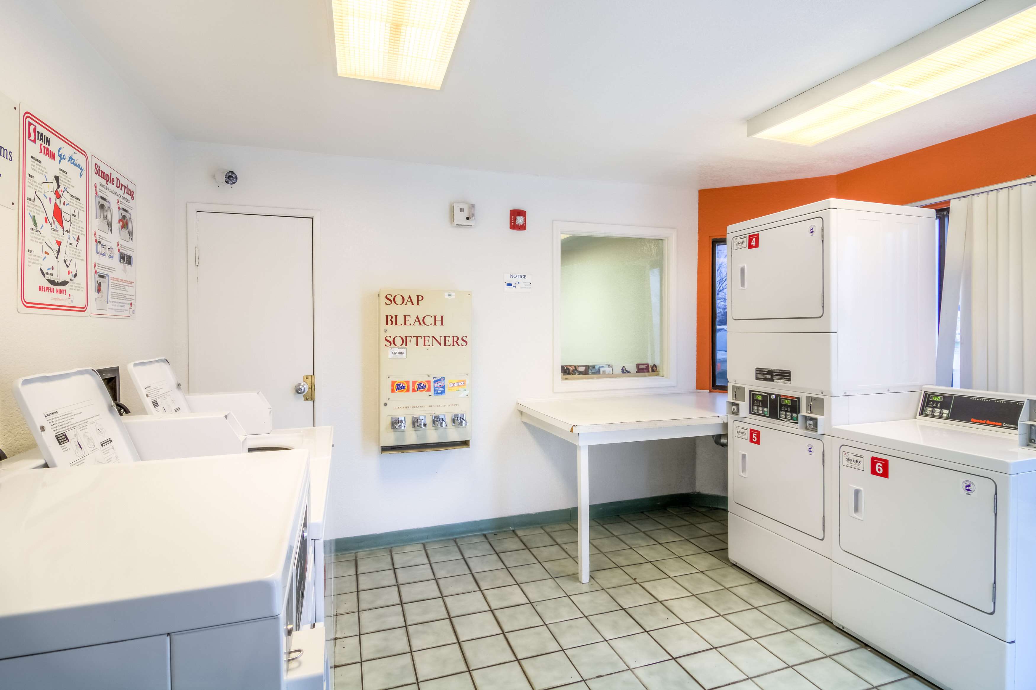 Motel 6 Chicago Elk Grove