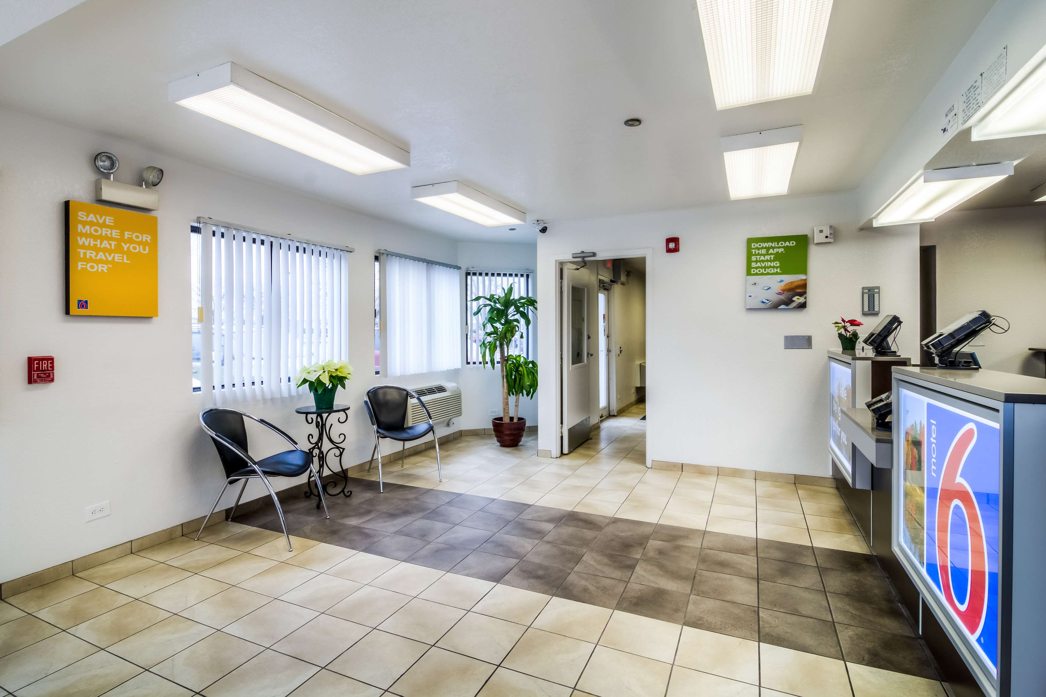 Motel 6 Chicago Elk Grove