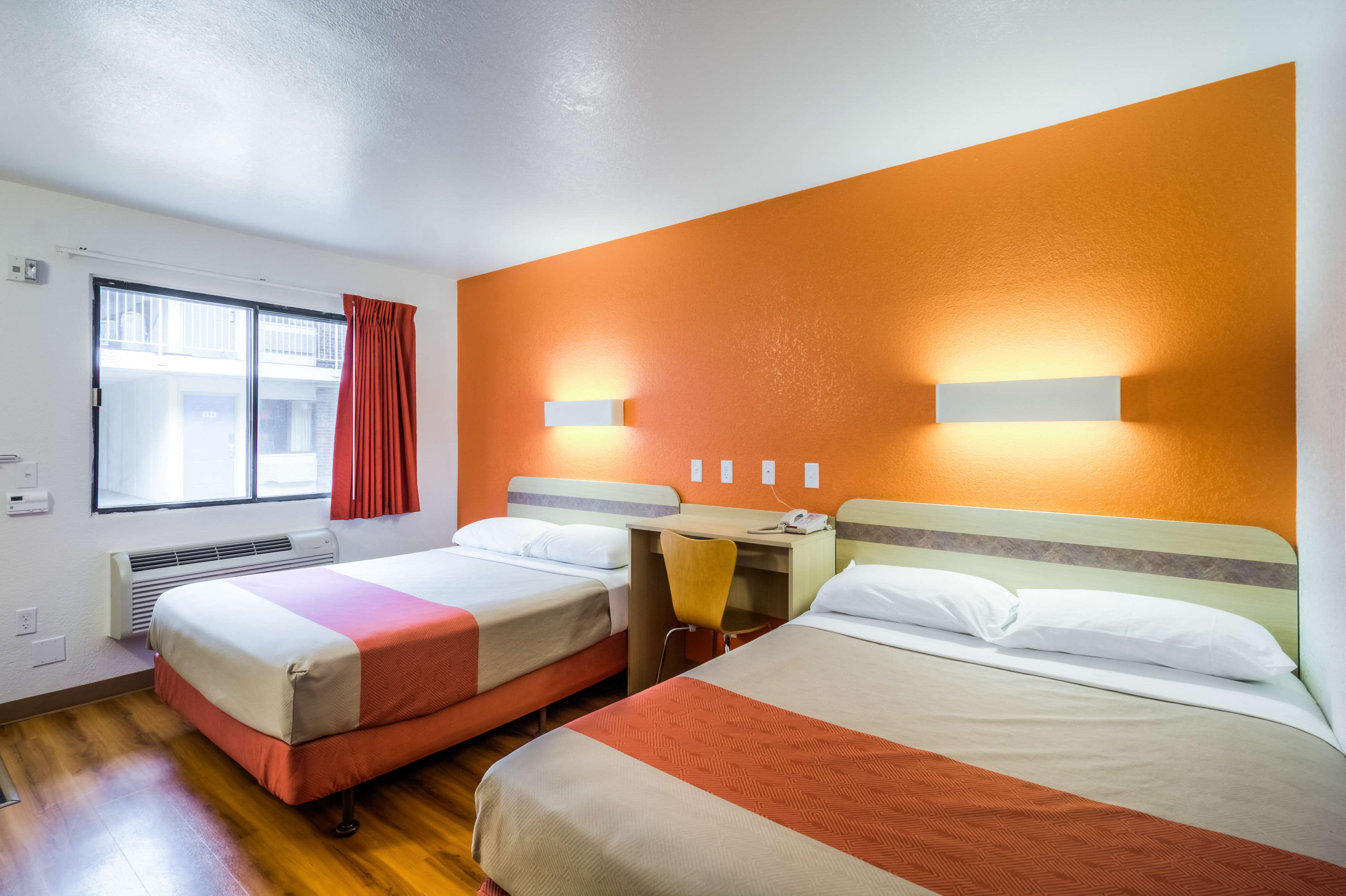 Motel 6 Chicago Elk Grove