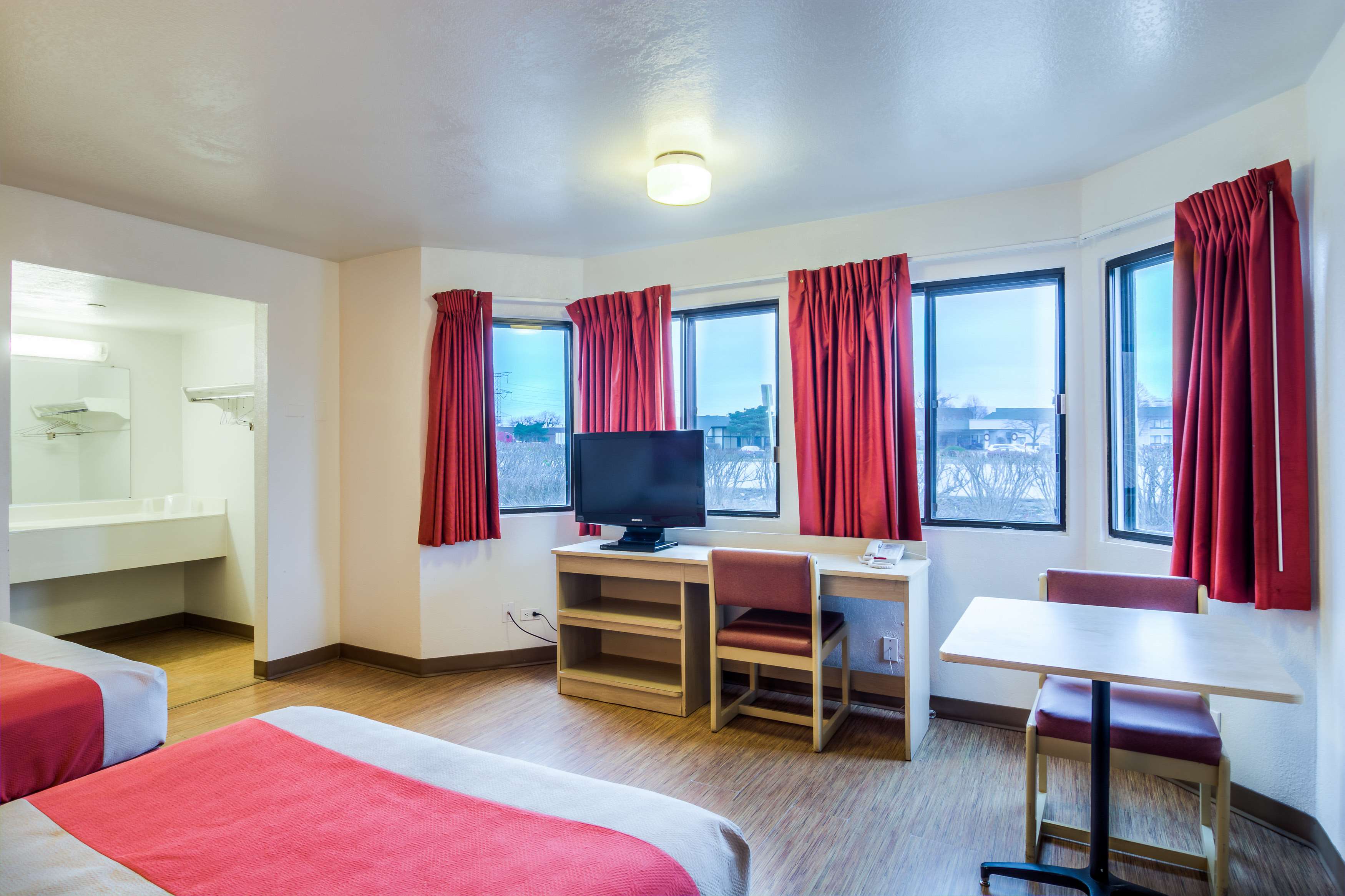 Motel 6 Chicago Elk Grove