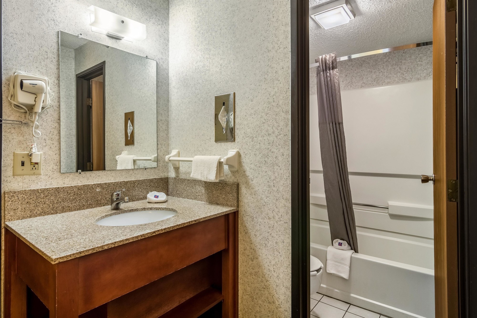Motel 6 Elk Grove Village OHare