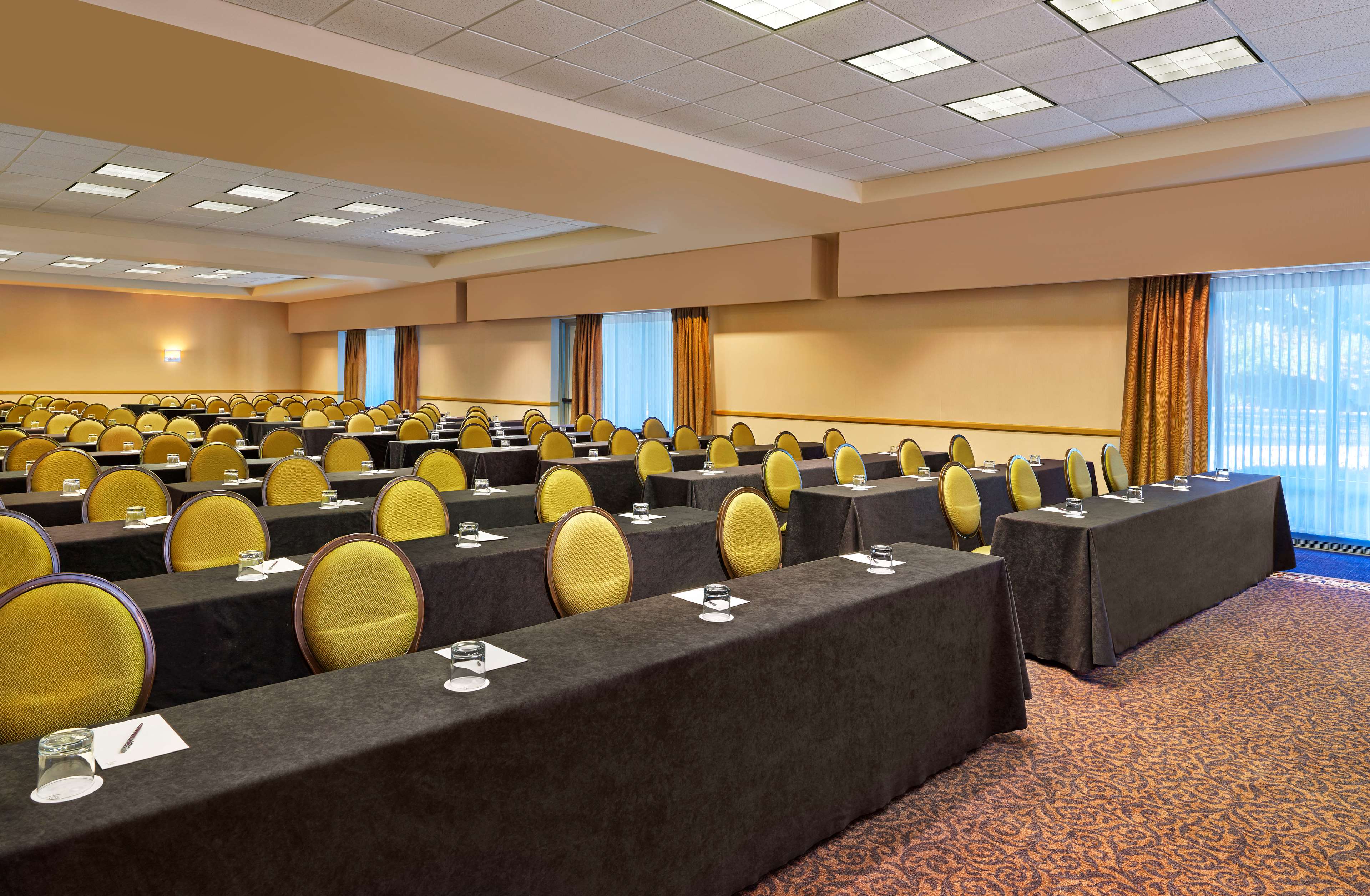 Sheraton Suites Chicago Elk Grove
