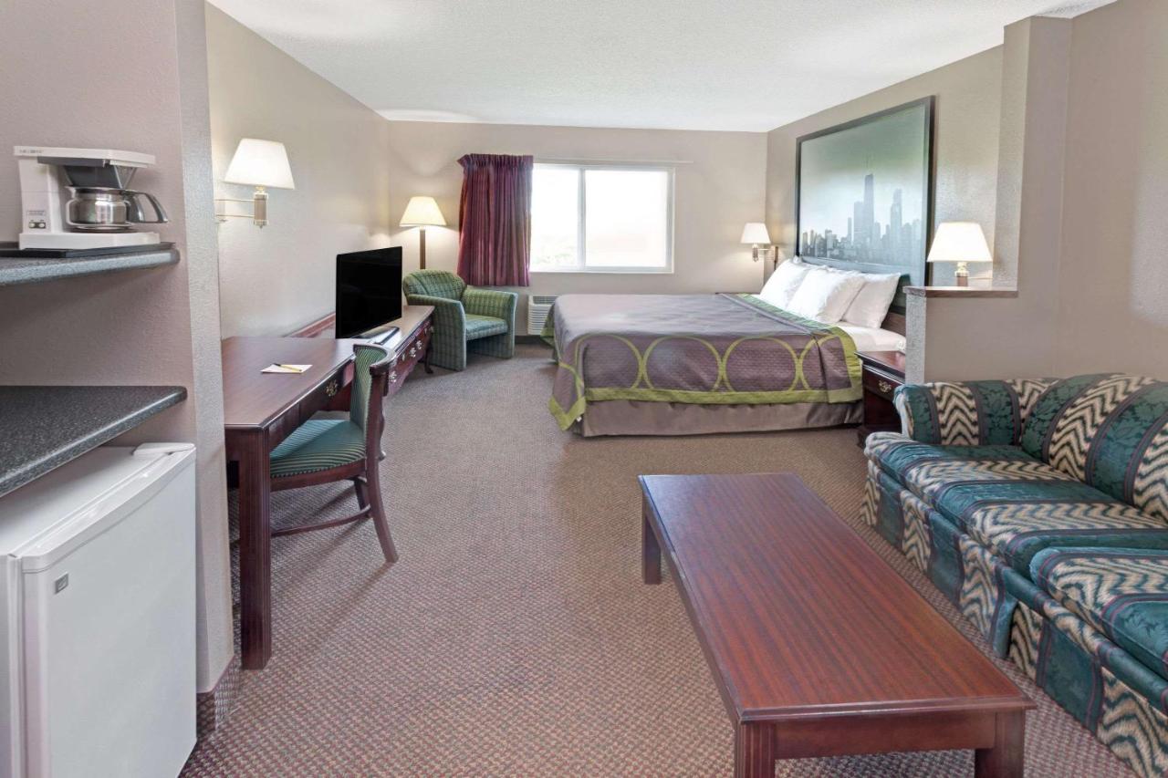 Super 8 by Wyndham Chicago O'Hare Airport