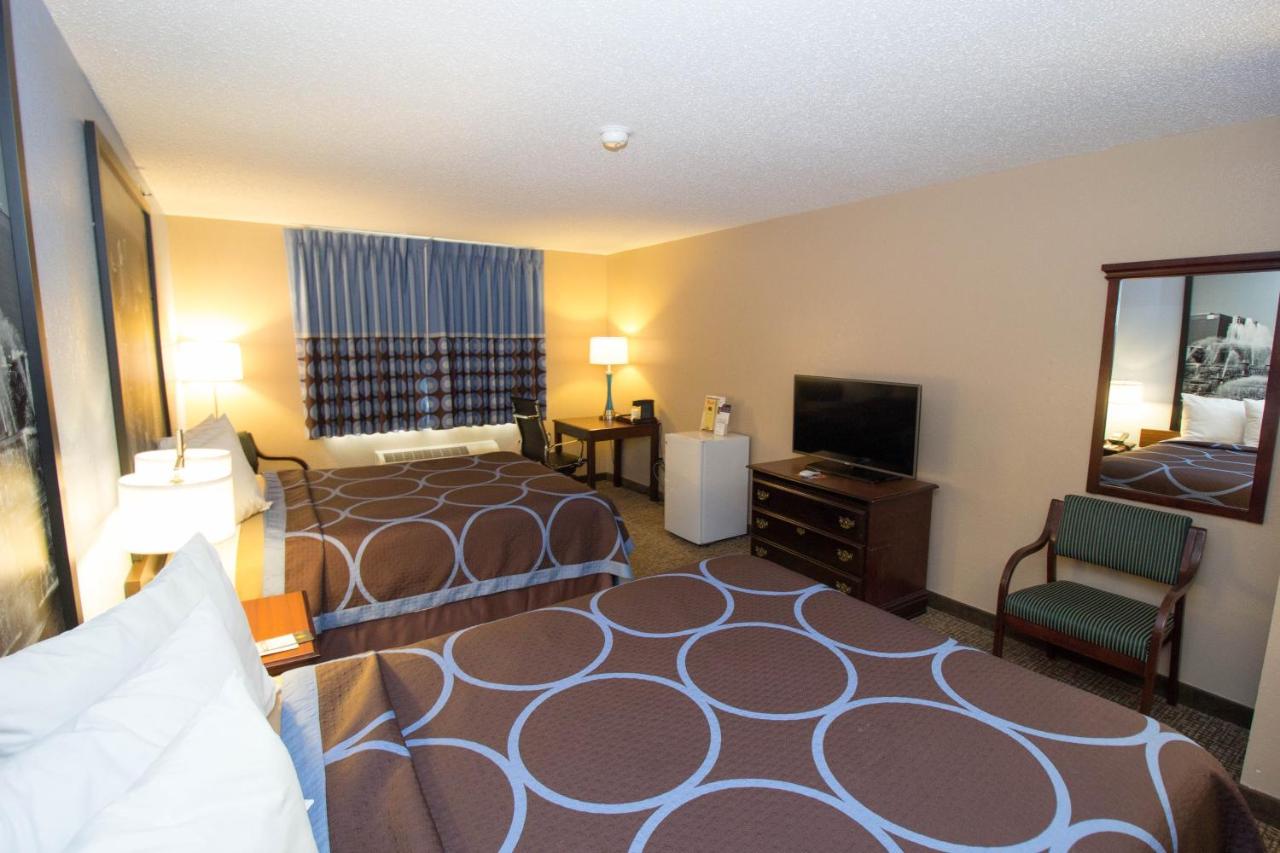Super 8 by Wyndham Chicago O'Hare Airport