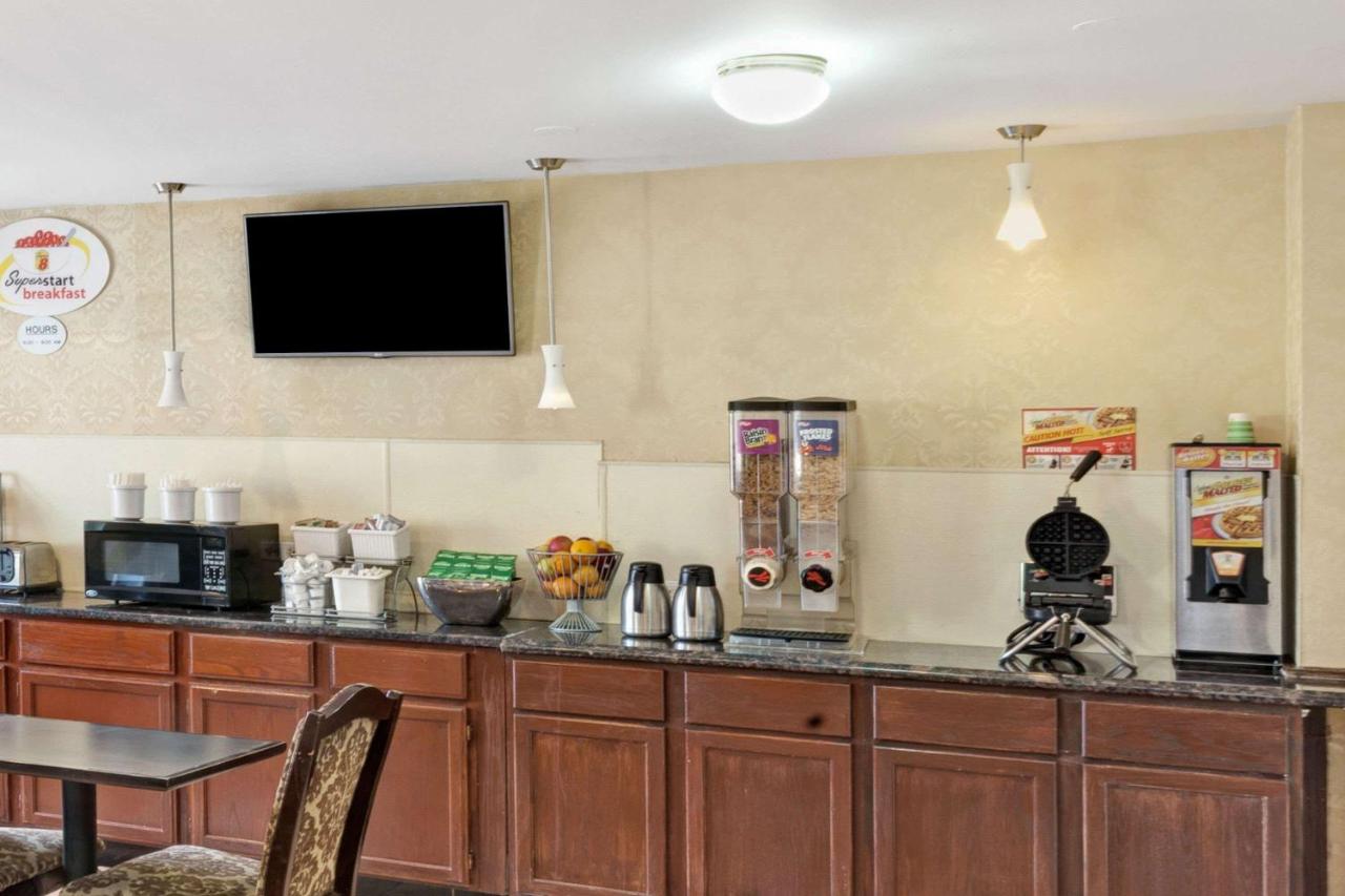 Super 8 by Wyndham Chicago O'Hare Airport