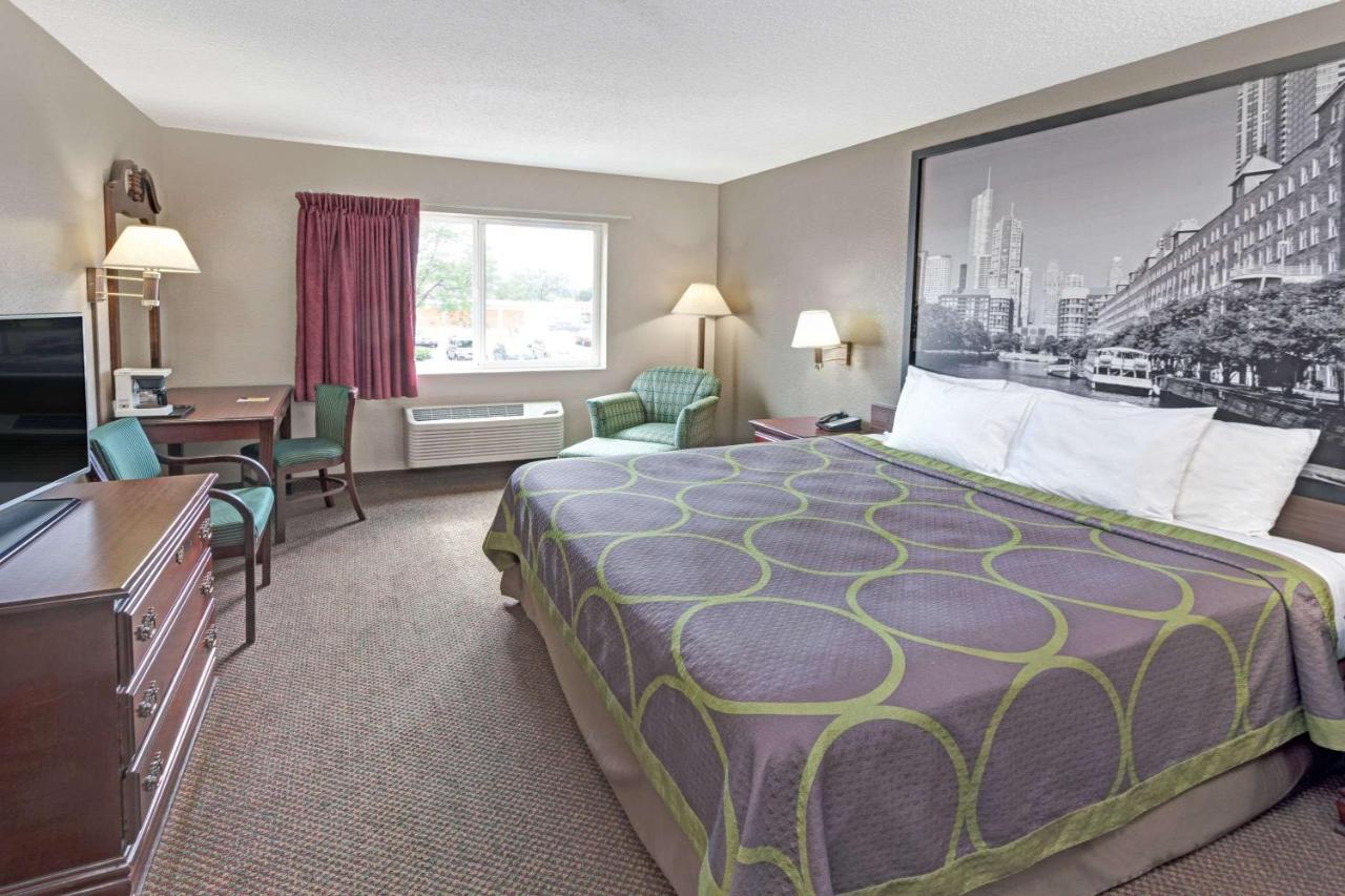 Super 8 by Wyndham Chicago O'Hare Airport