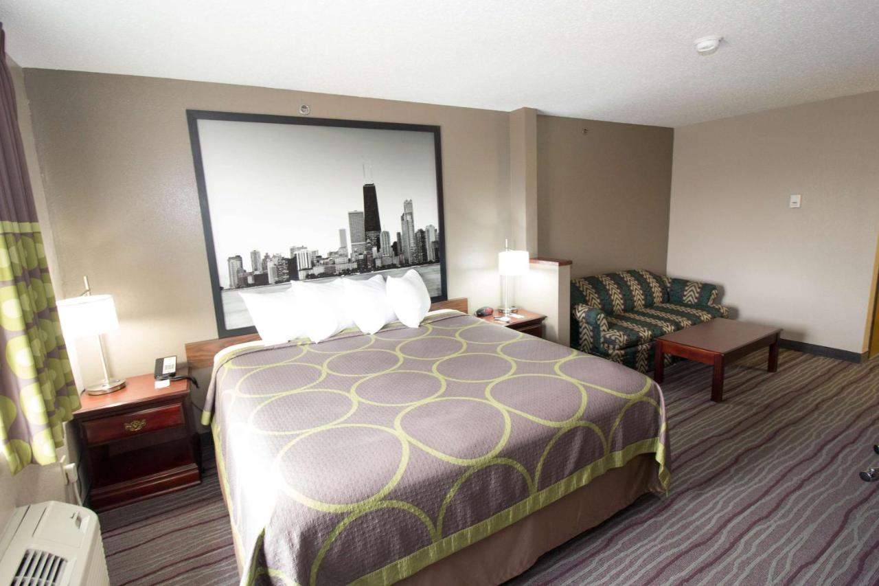 Super 8 by Wyndham Chicago O'Hare Airport