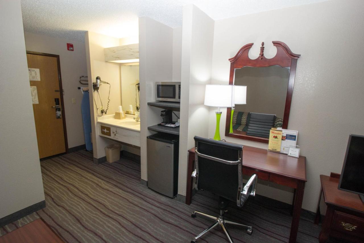 Super 8 by Wyndham Chicago O'Hare Airport