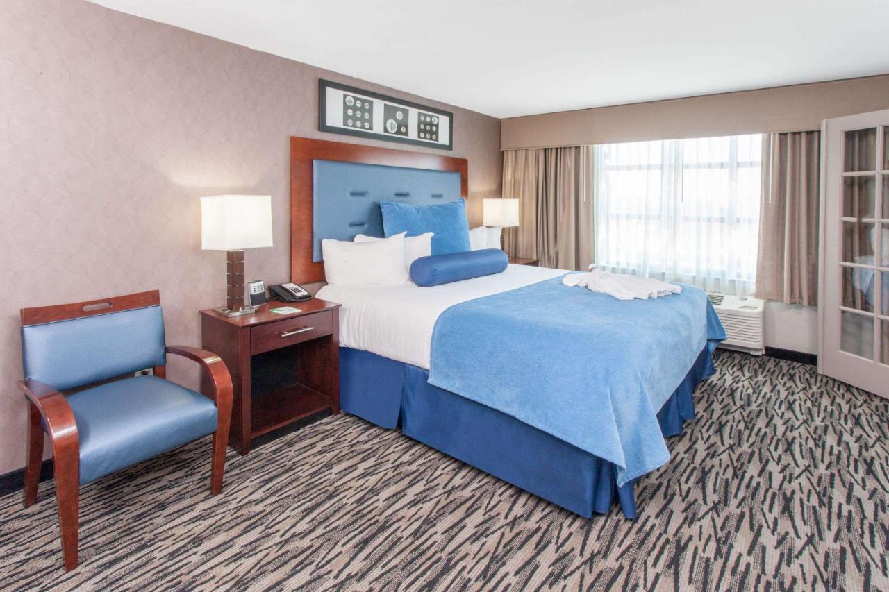 Wyndham Garden Elk Grove Village/O'Hare