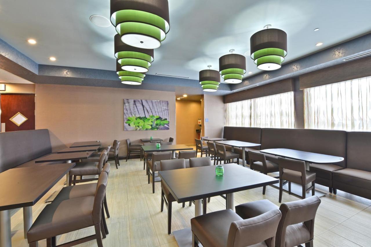 Wyndham Garden Elk Grove Village/O'Hare