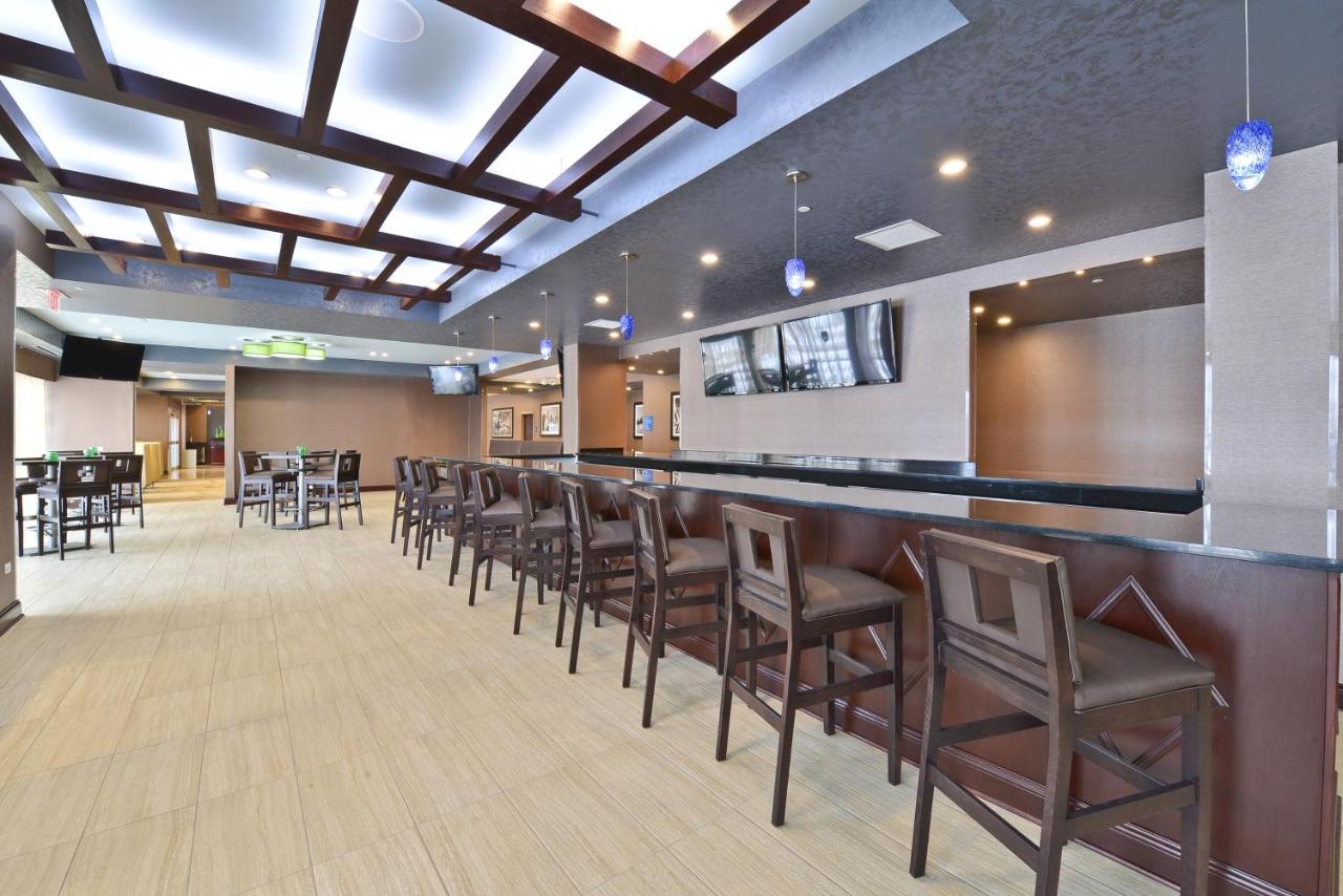 Wyndham Garden Elk Grove Village/O'Hare